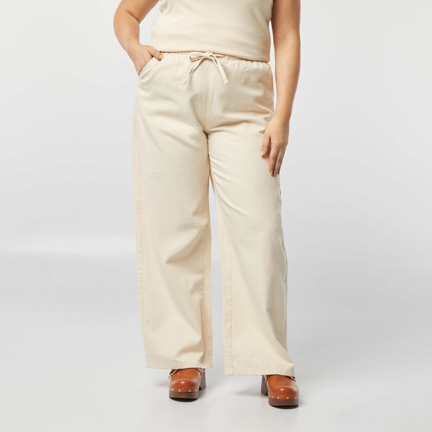 Wide-leg denim trousers with smocked waist WHITE