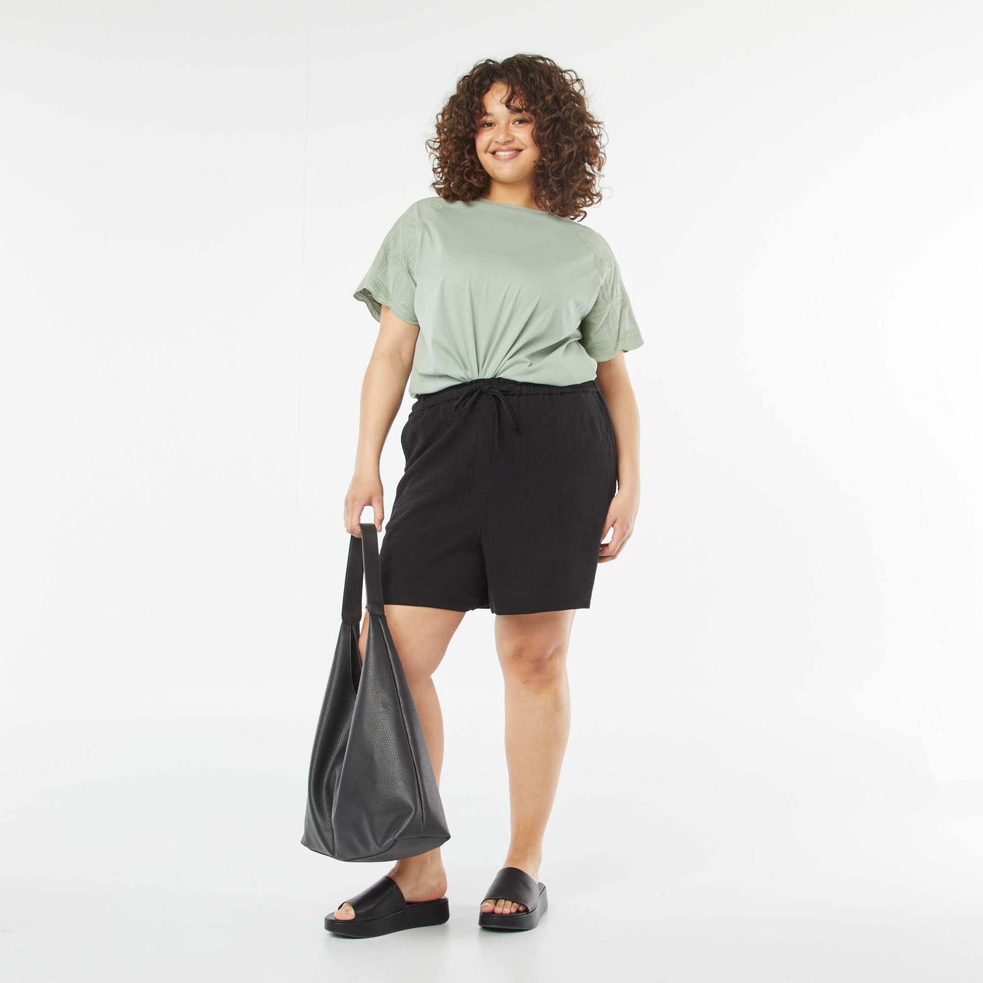 Shorts with elasticated waist BLACK