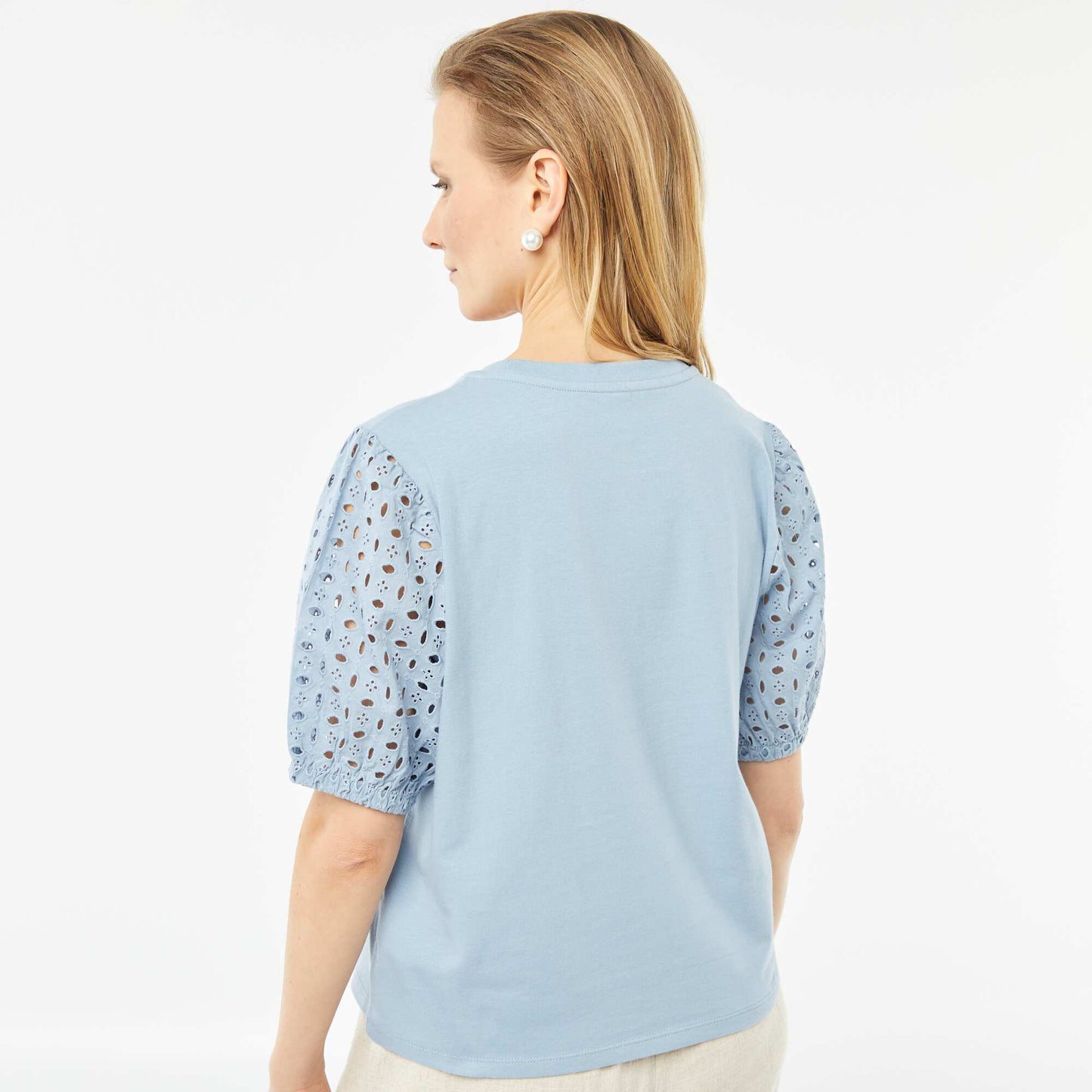 تي شيرت بأكمام قصيرة سادة مع برودري انجليز أزرق