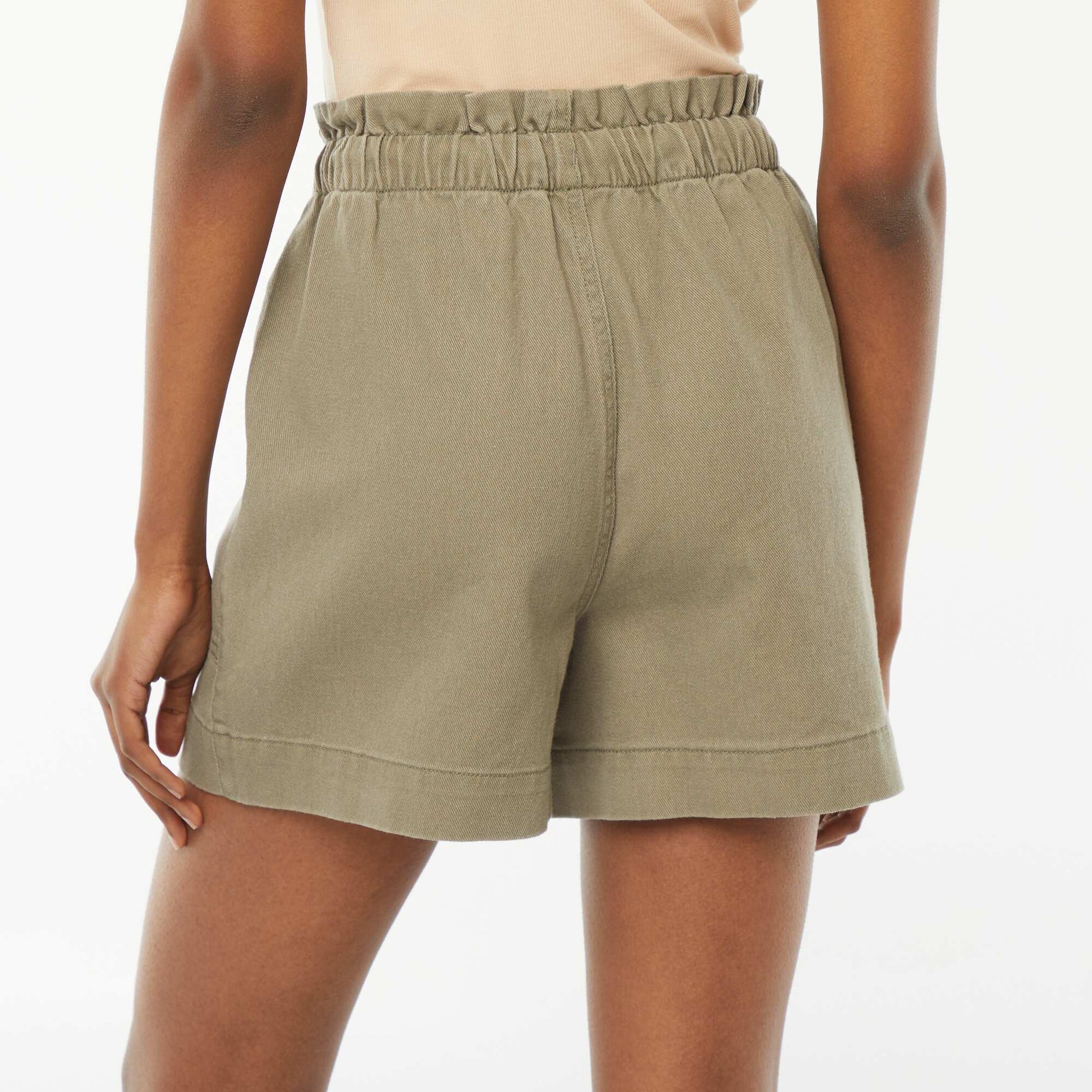 Short denim shorts with large patch pockets GREEN