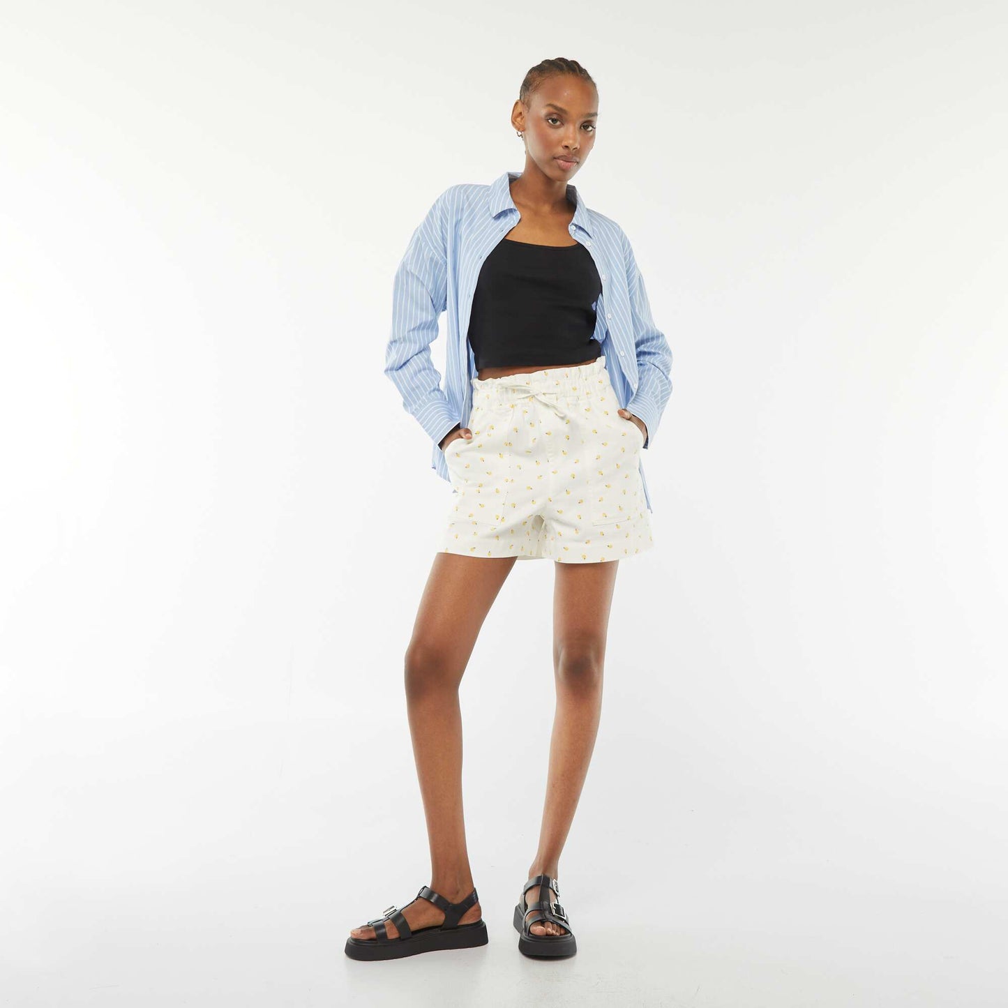 Short denim shorts with large patch pockets WHITE