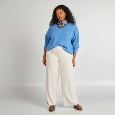 بنطلون محبوك مخملي اللون البيجي