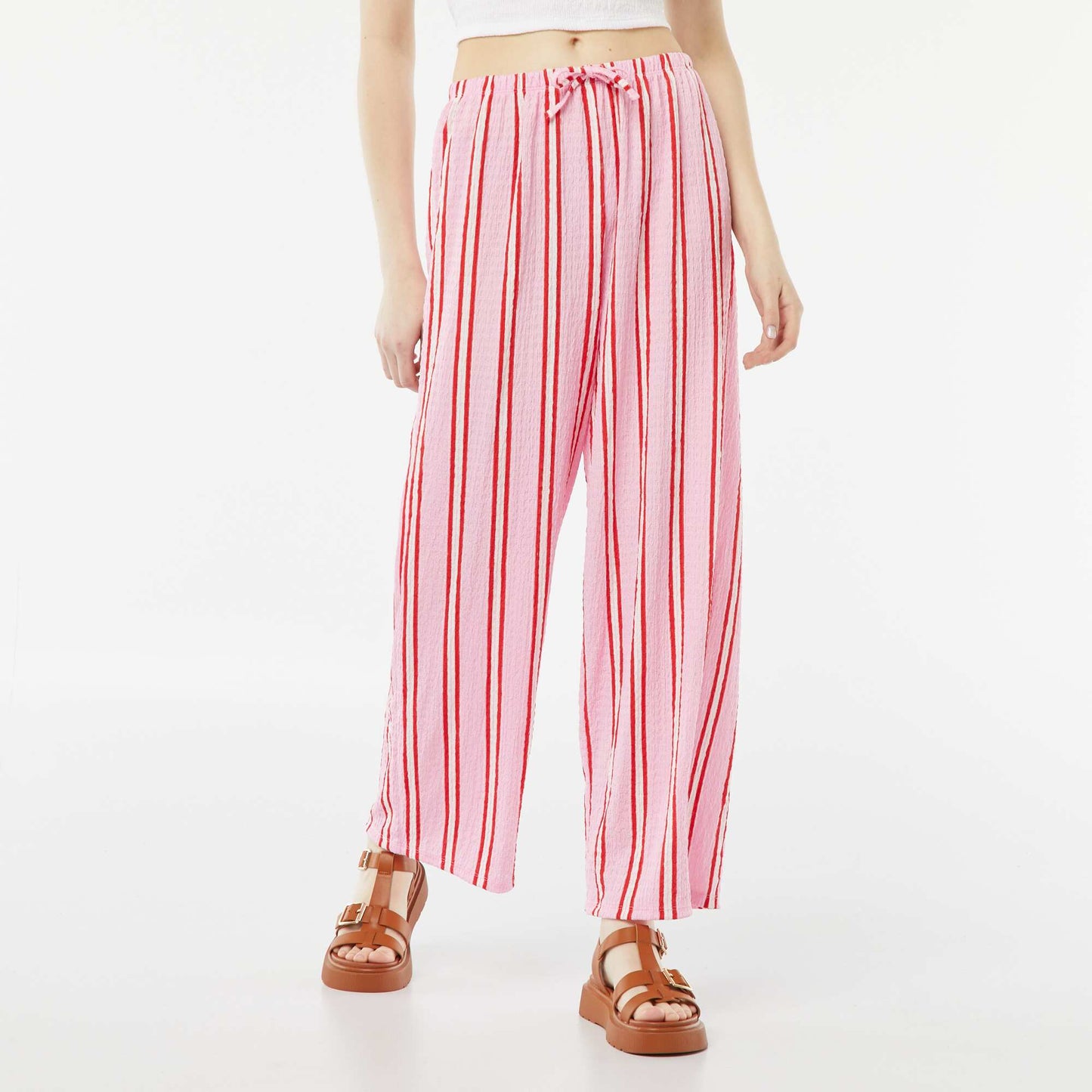 بنطلون واسع الساقين محبوك من نسيج الوافل باللون الوردي