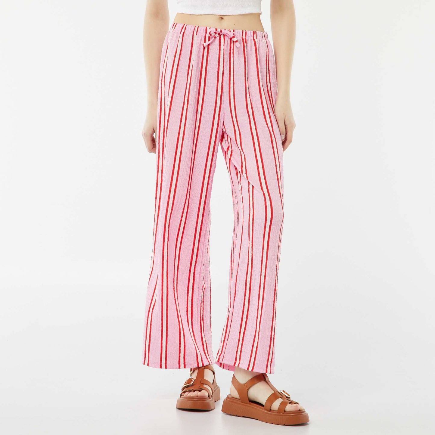 بنطلون واسع الساقين محبوك من نسيج الوافل باللون الوردي