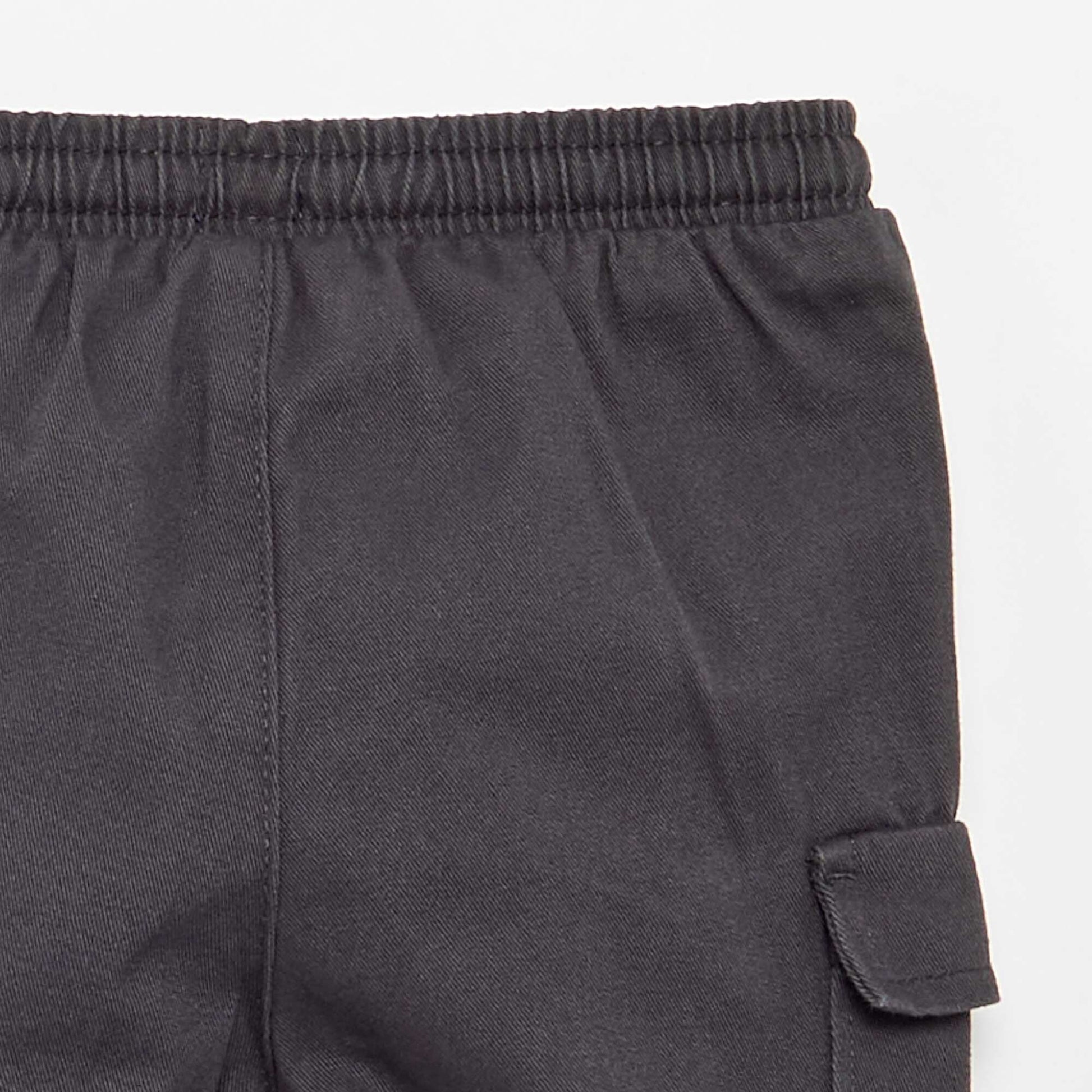 بنطال جري من نسيج التويل مع جيوب بغطاء — أسود