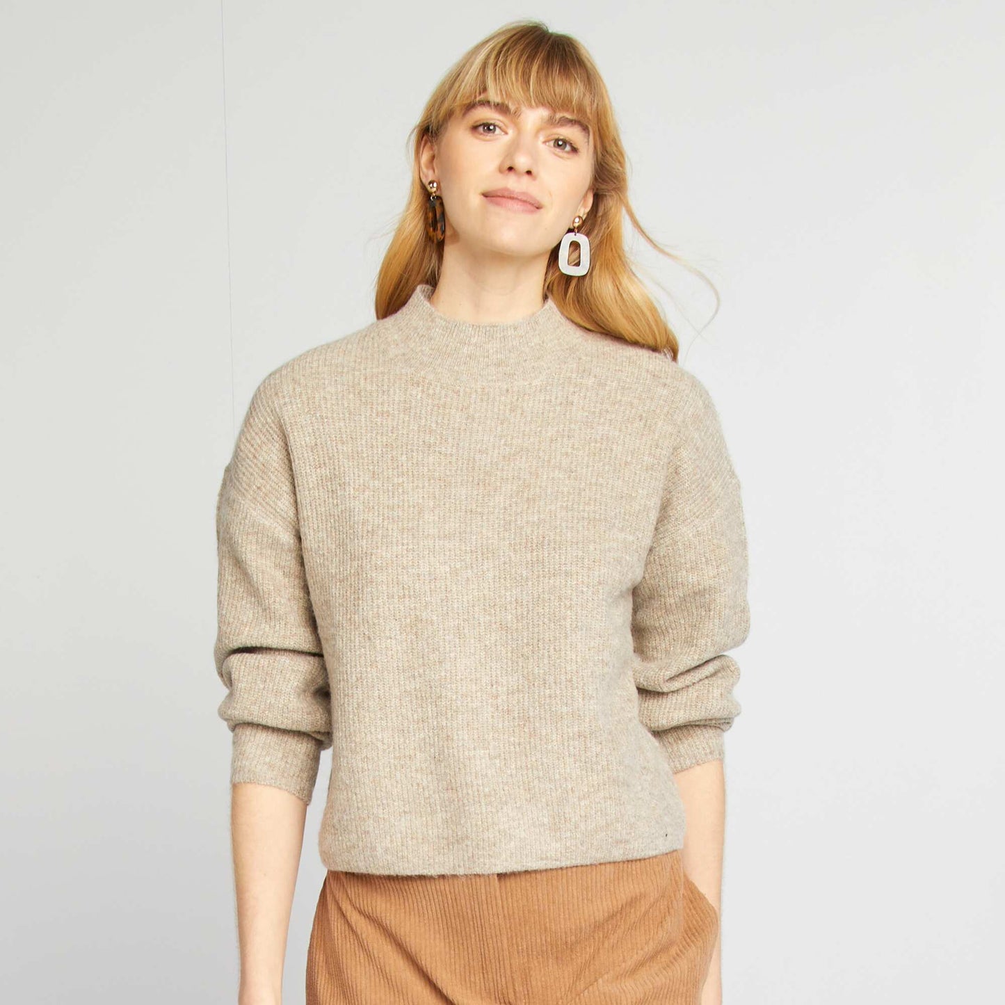 Knit sweater with high neck BROWN