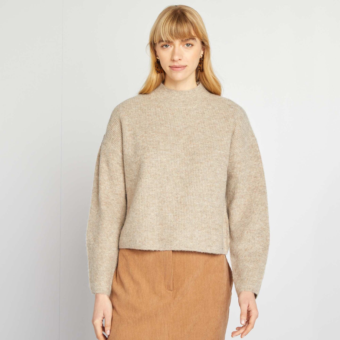 Knit sweater with high neck BROWN