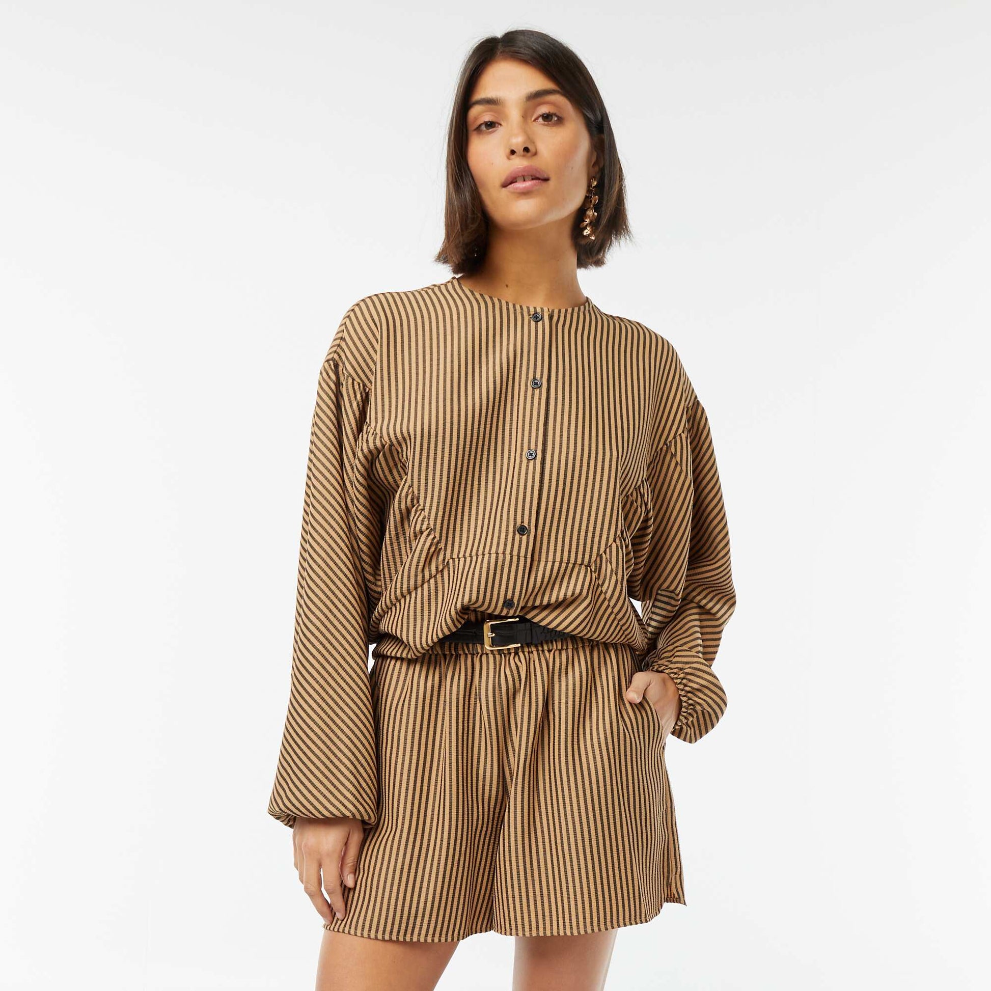 Striped short shorts with pockets BROWN