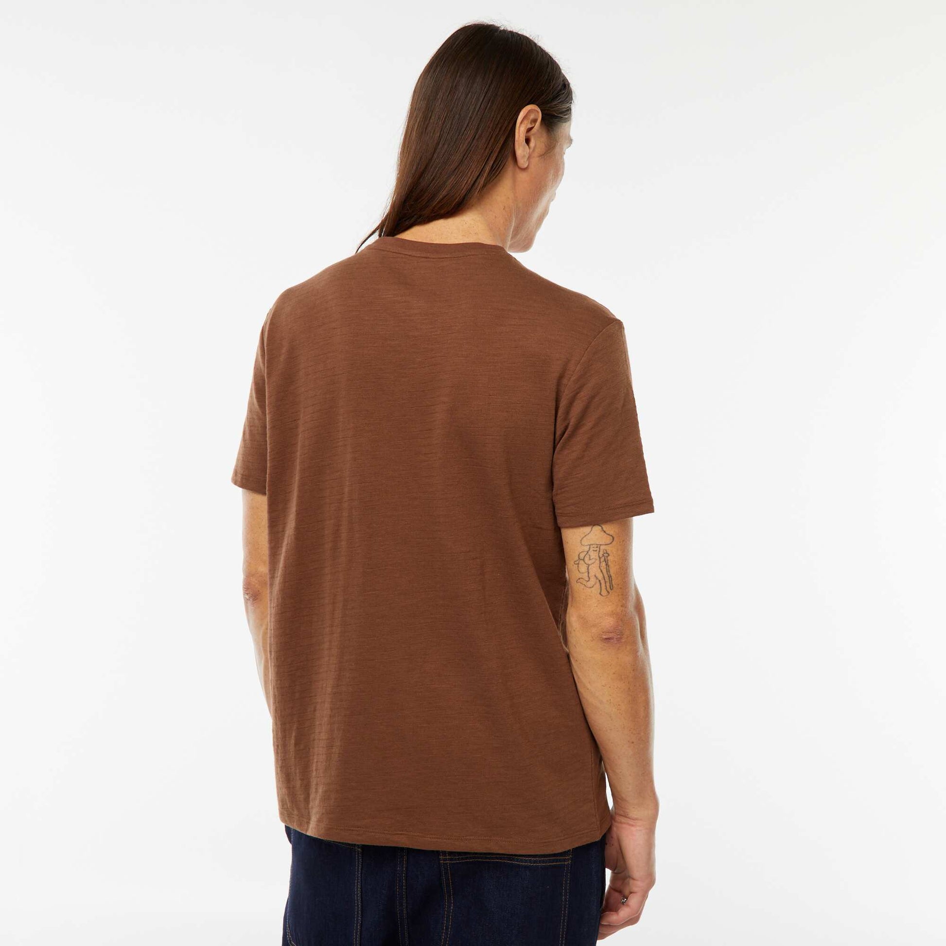 Short-sleeved textured knit T-shirt BROWN