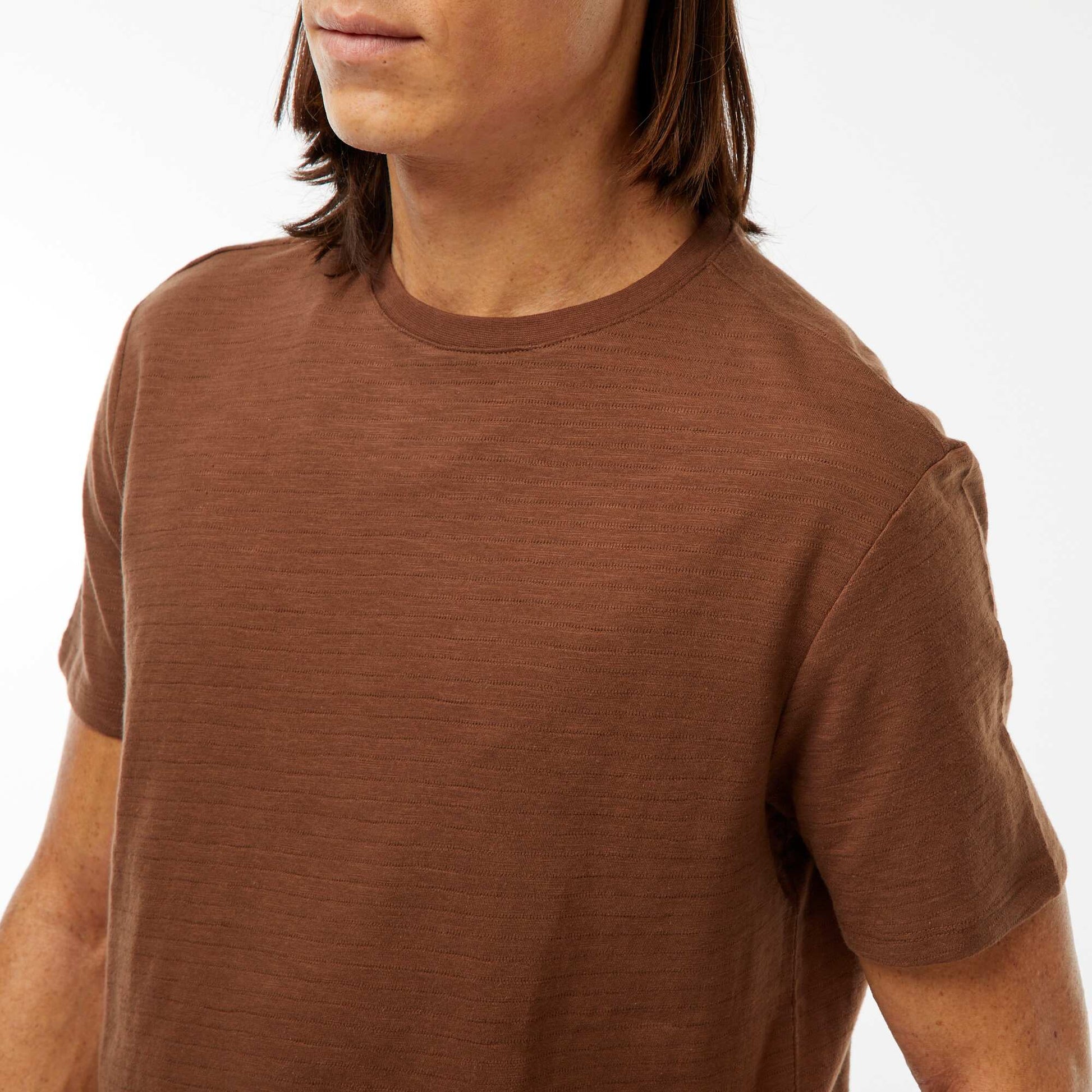 Short-sleeved textured knit T-shirt BROWN