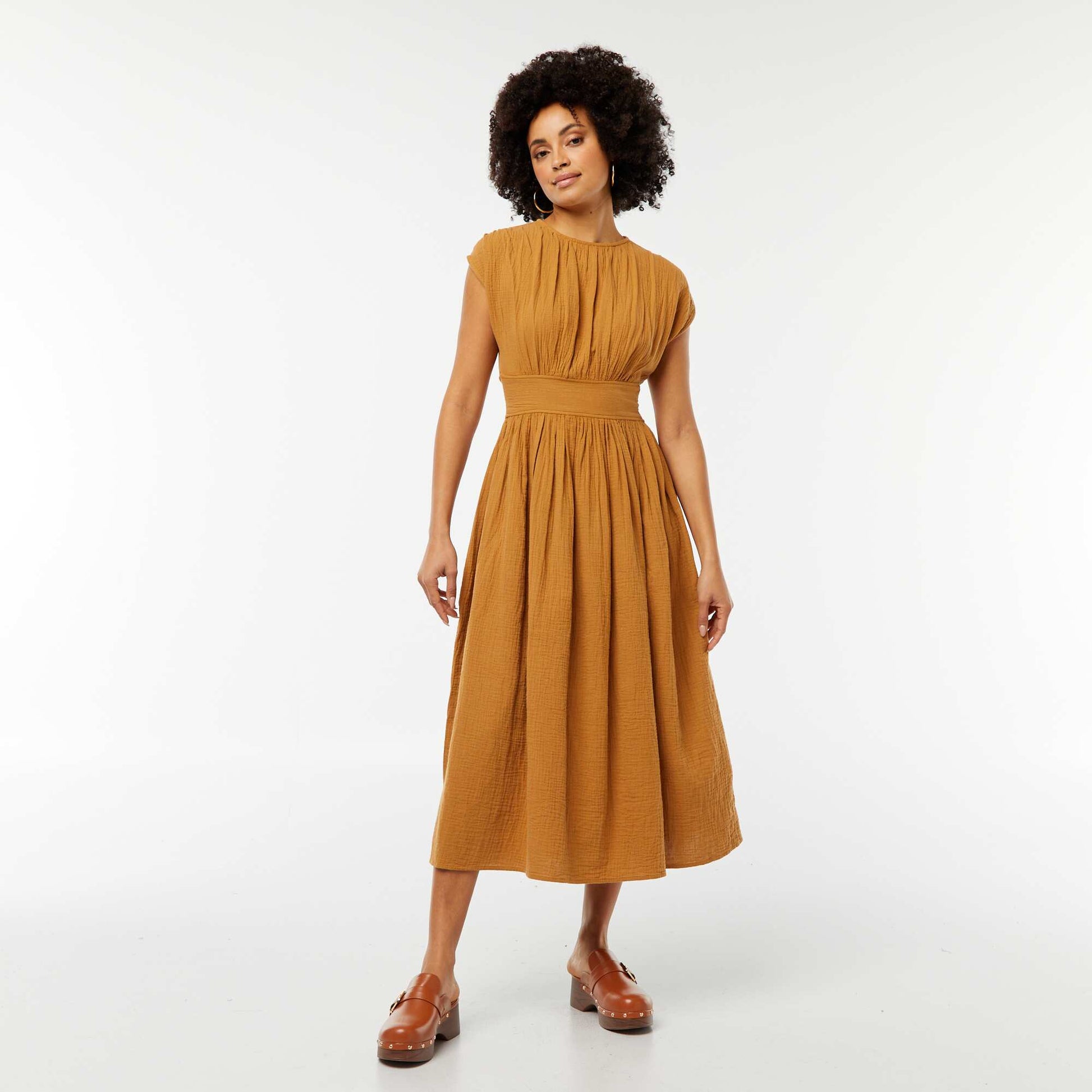 Long sleeveless dress BROWN