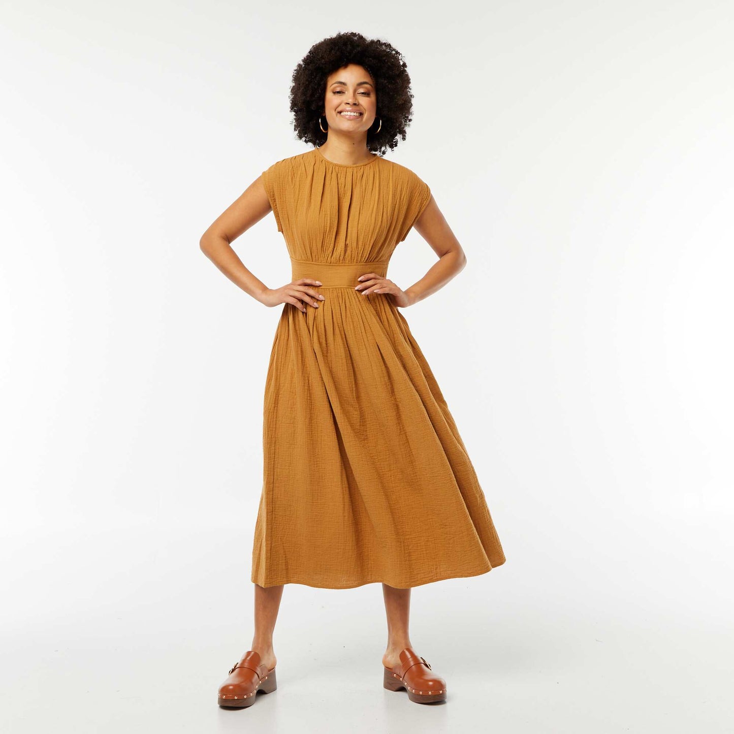 Long sleeveless dress BROWN