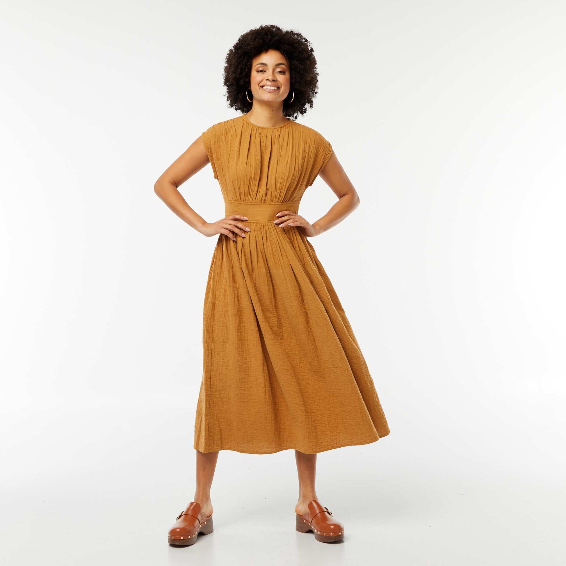 Long sleeveless dress BROWN