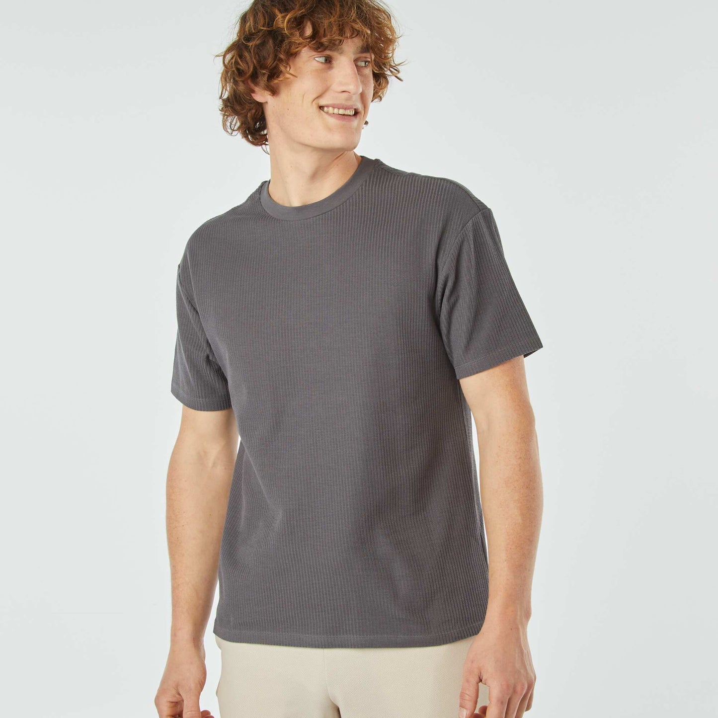 Plain textured short-sleeved T-shirt GREY