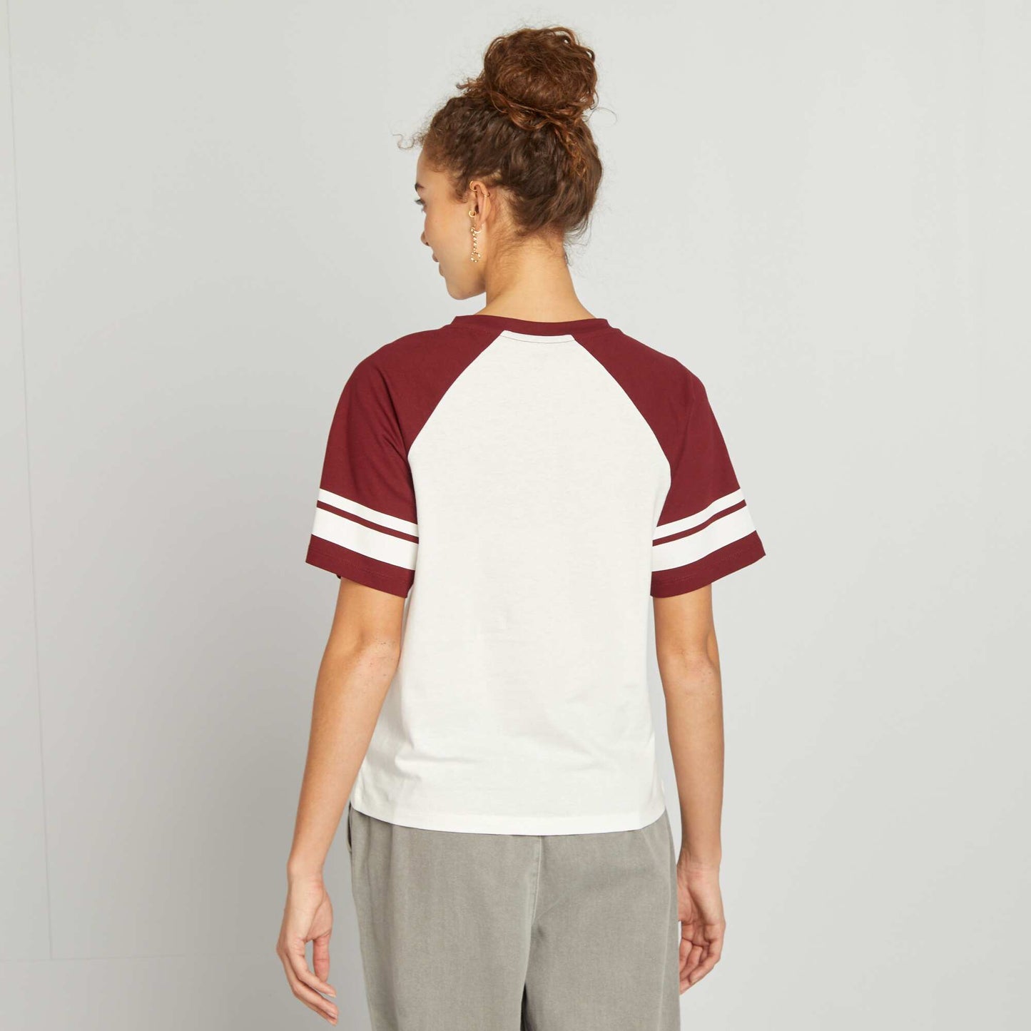 V-neck college-style T-shirt RED