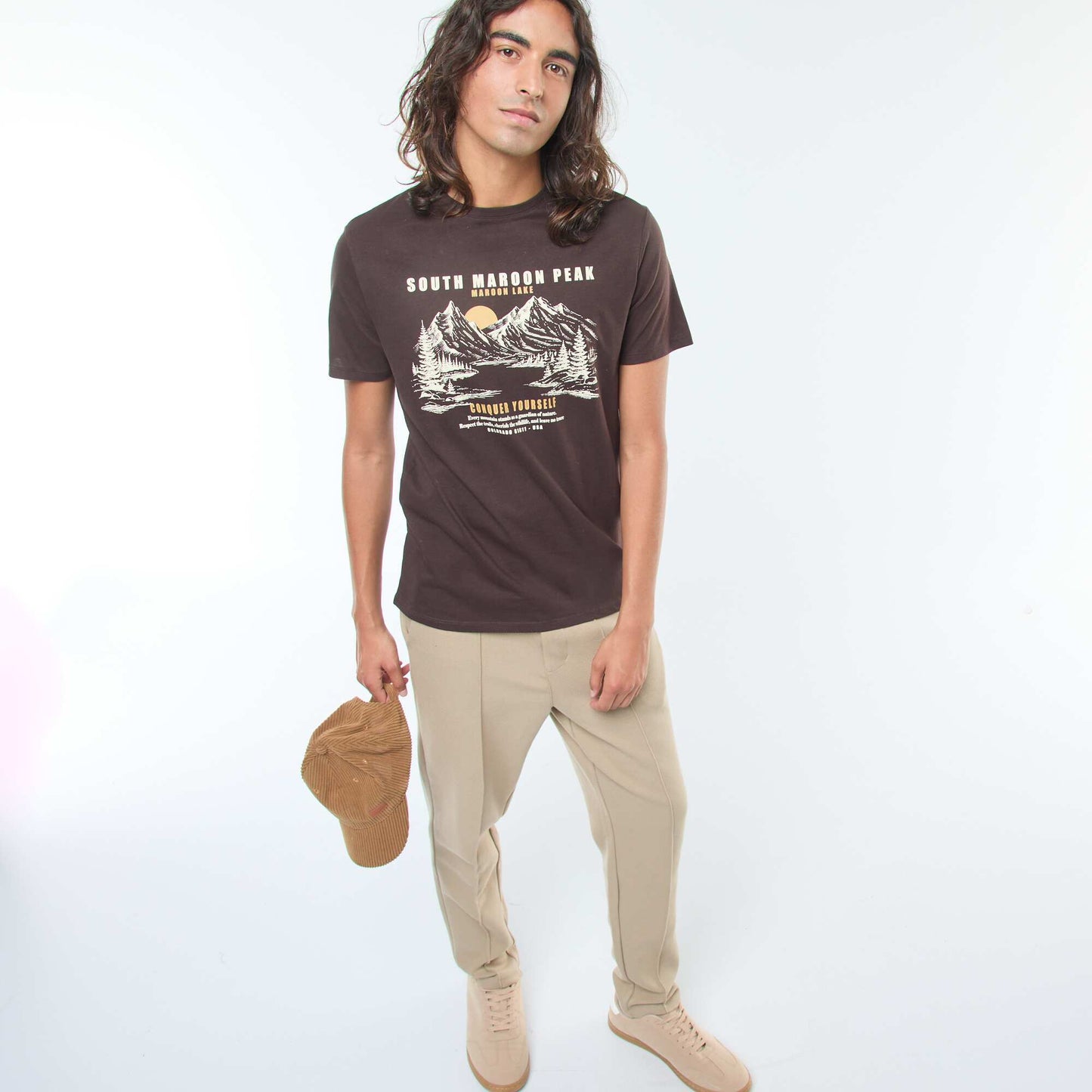 Short-sleeved printed T-shirt with round neck BROWN