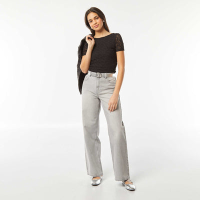 تي شيرت من الدانتيل مع ظهر مكشوف أسود اللون الأسود