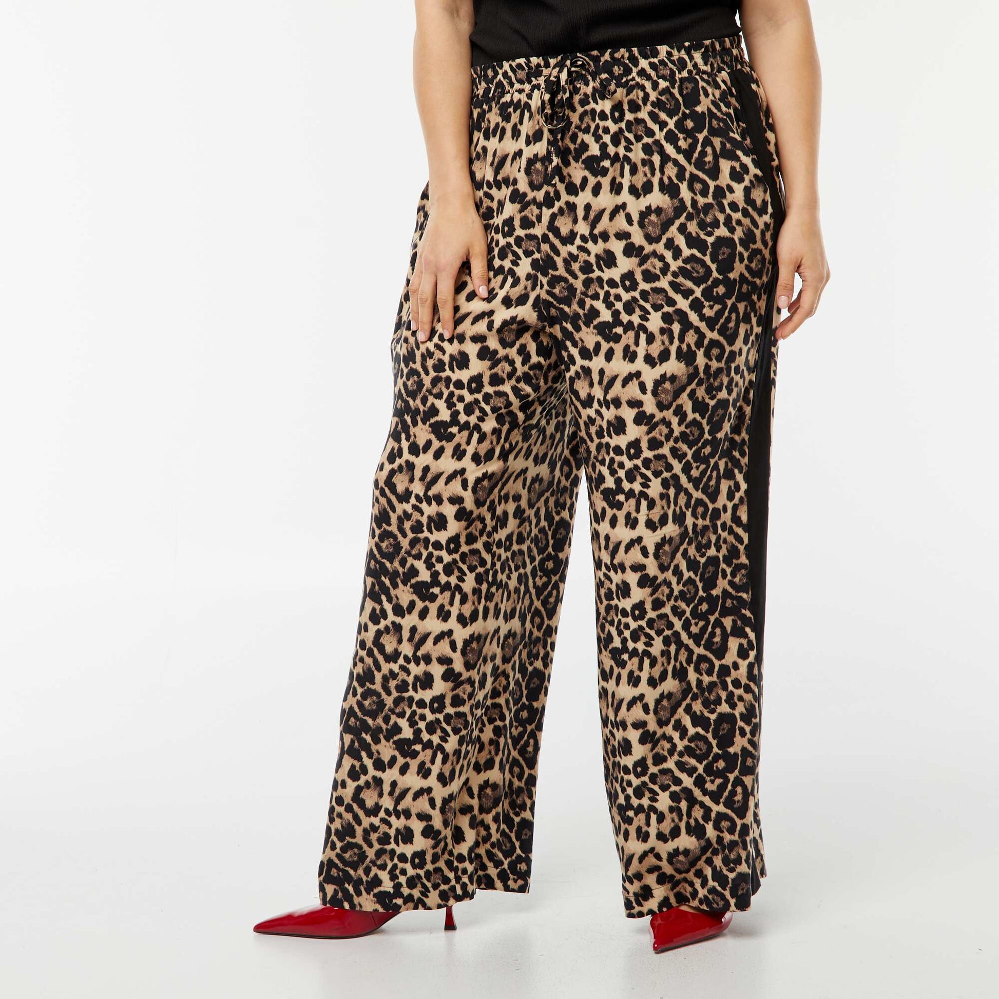 Wide-leg trousers with contrasting stripes BROWN