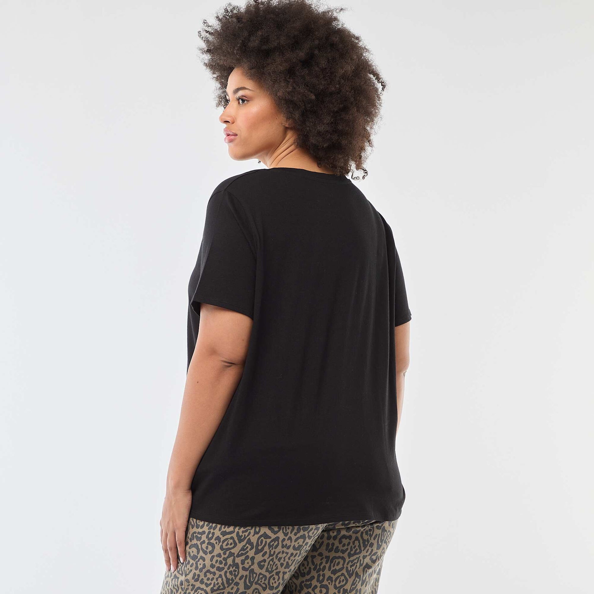Basic V-neck short-sleeved t-shirt BLACK