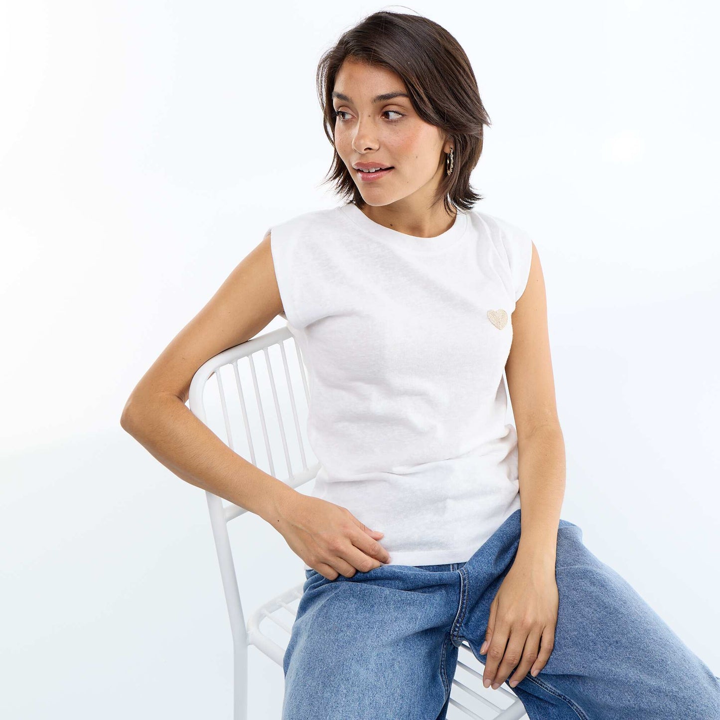 تيشرت جرسية بلا أكمام تيشرت جرسية