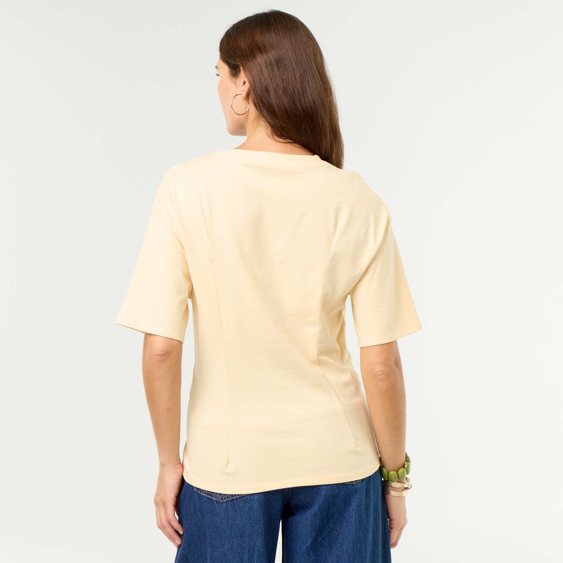 Short-sleeve T-shirt with Shell Charm BEIGE