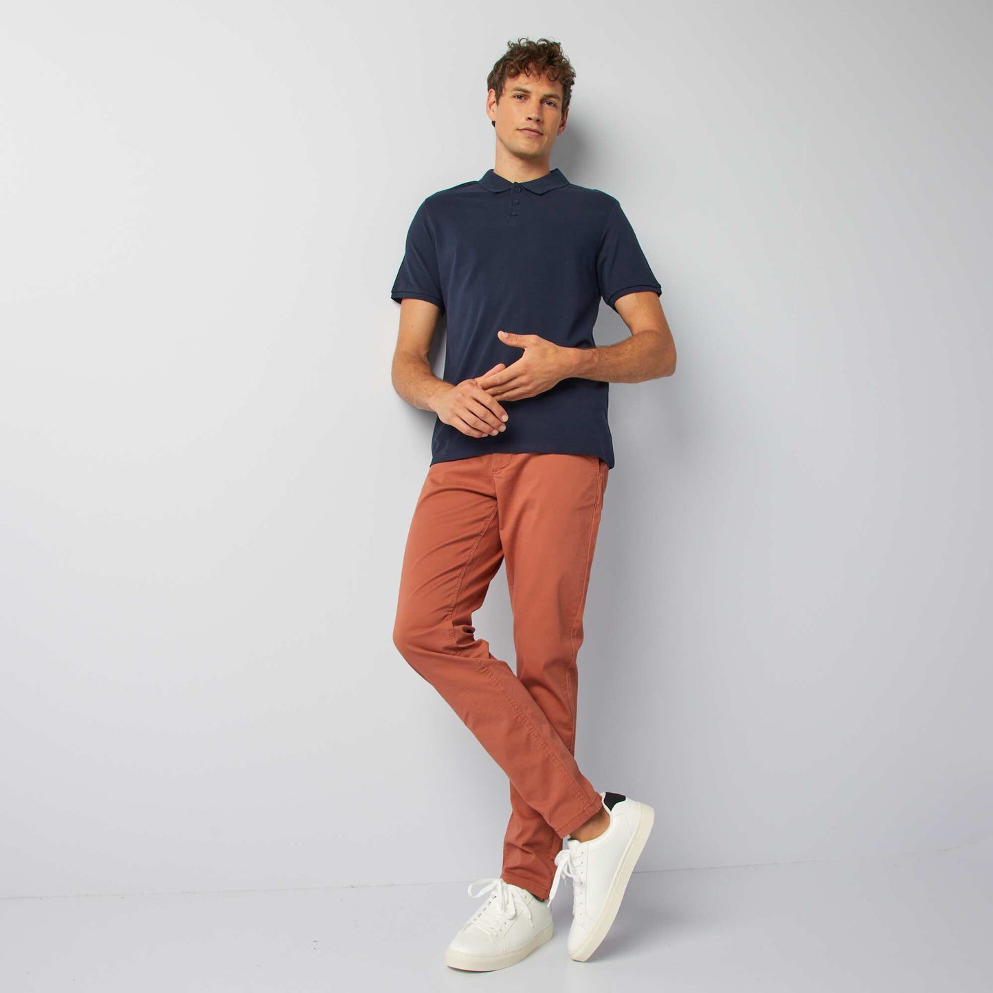 Slim-fit chinos BROWN