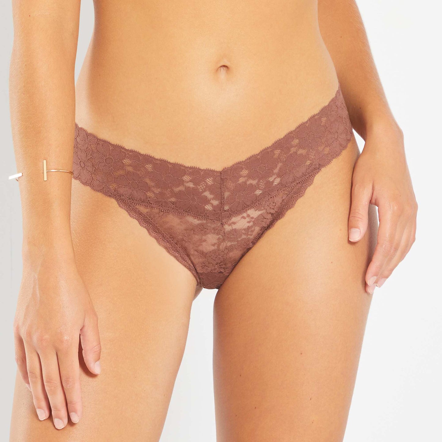 عبوة من 3 سراويل داخلية داخلية من الدانتيل باللون الوردي
