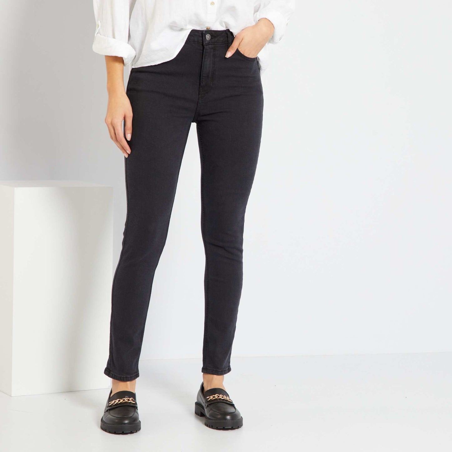 High-rise slim-fit jeans BLACK