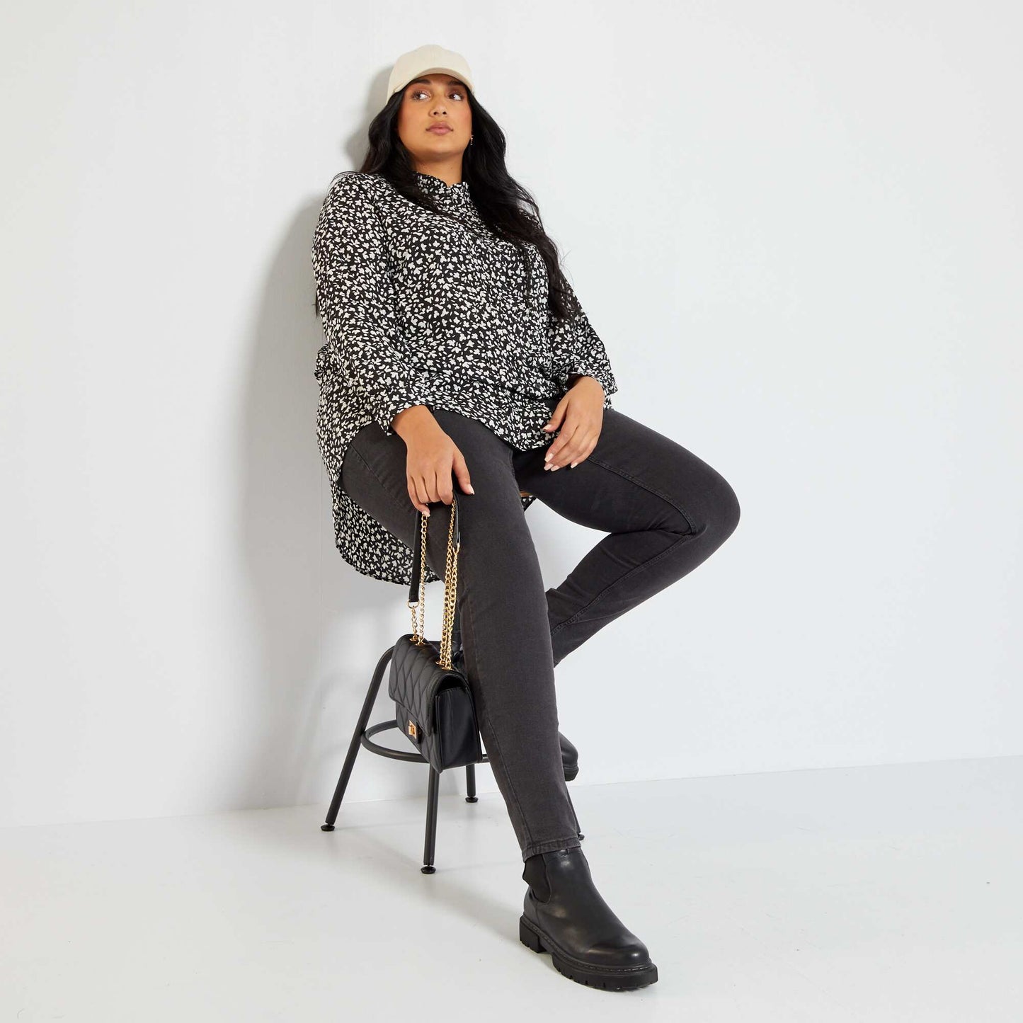 Flowing shirt with ruffled collar BLACK