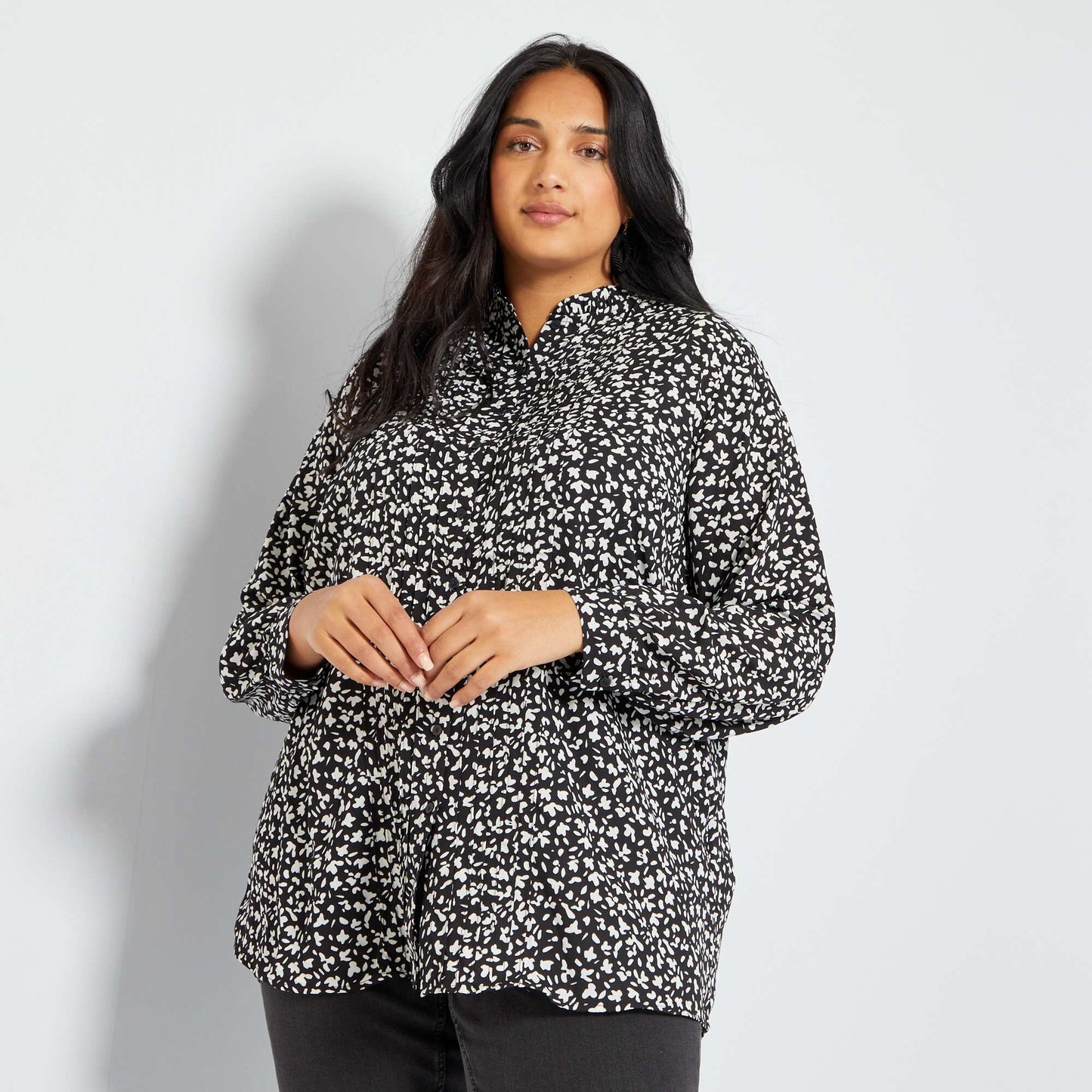 Flowing shirt with ruffled collar BLACK