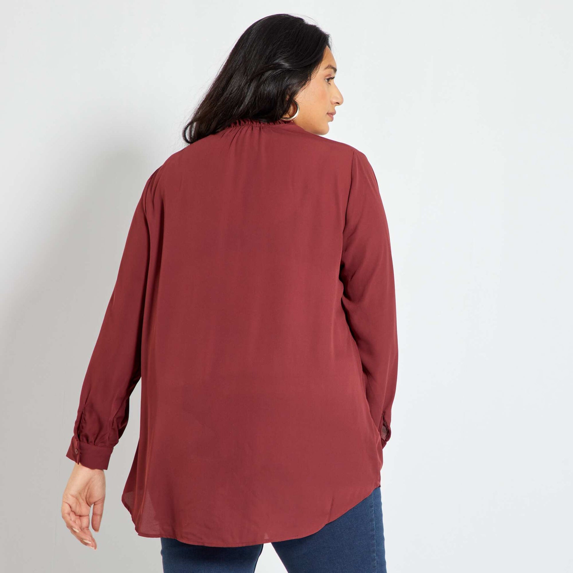 Flowing shirt with ruffled collar BROWN