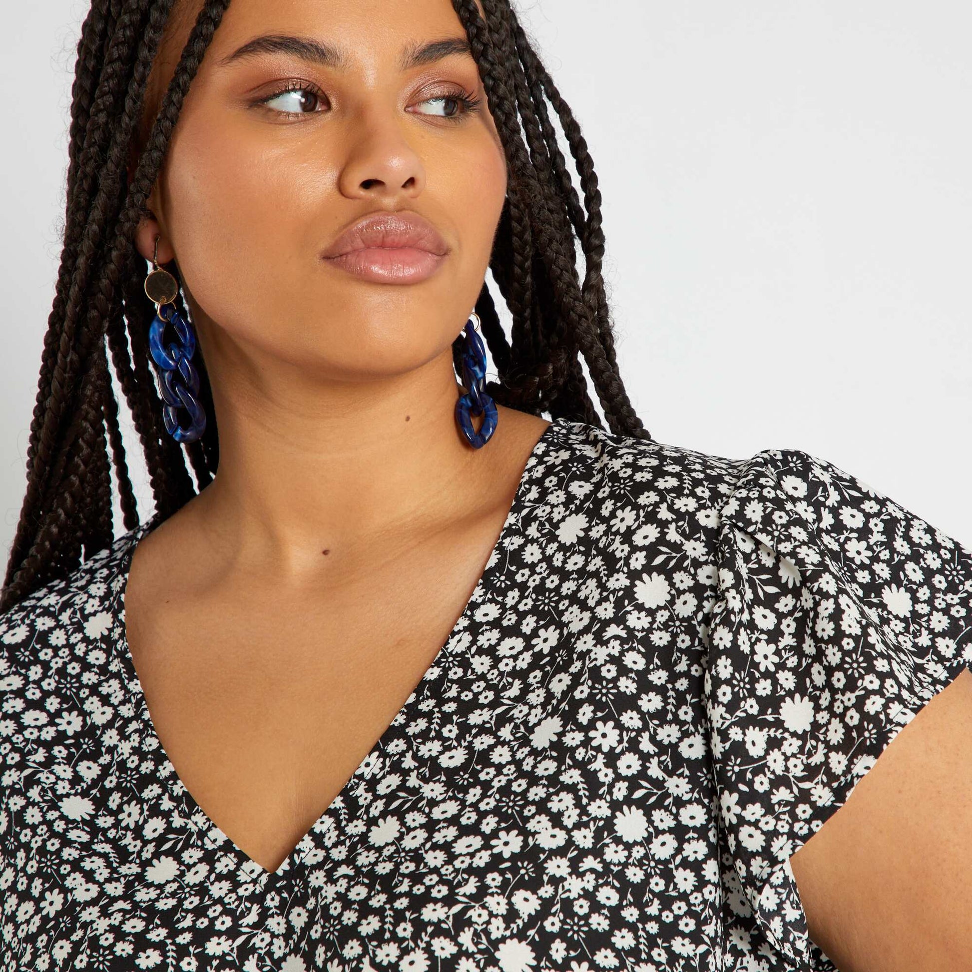 V-neck blouse with print BLACK