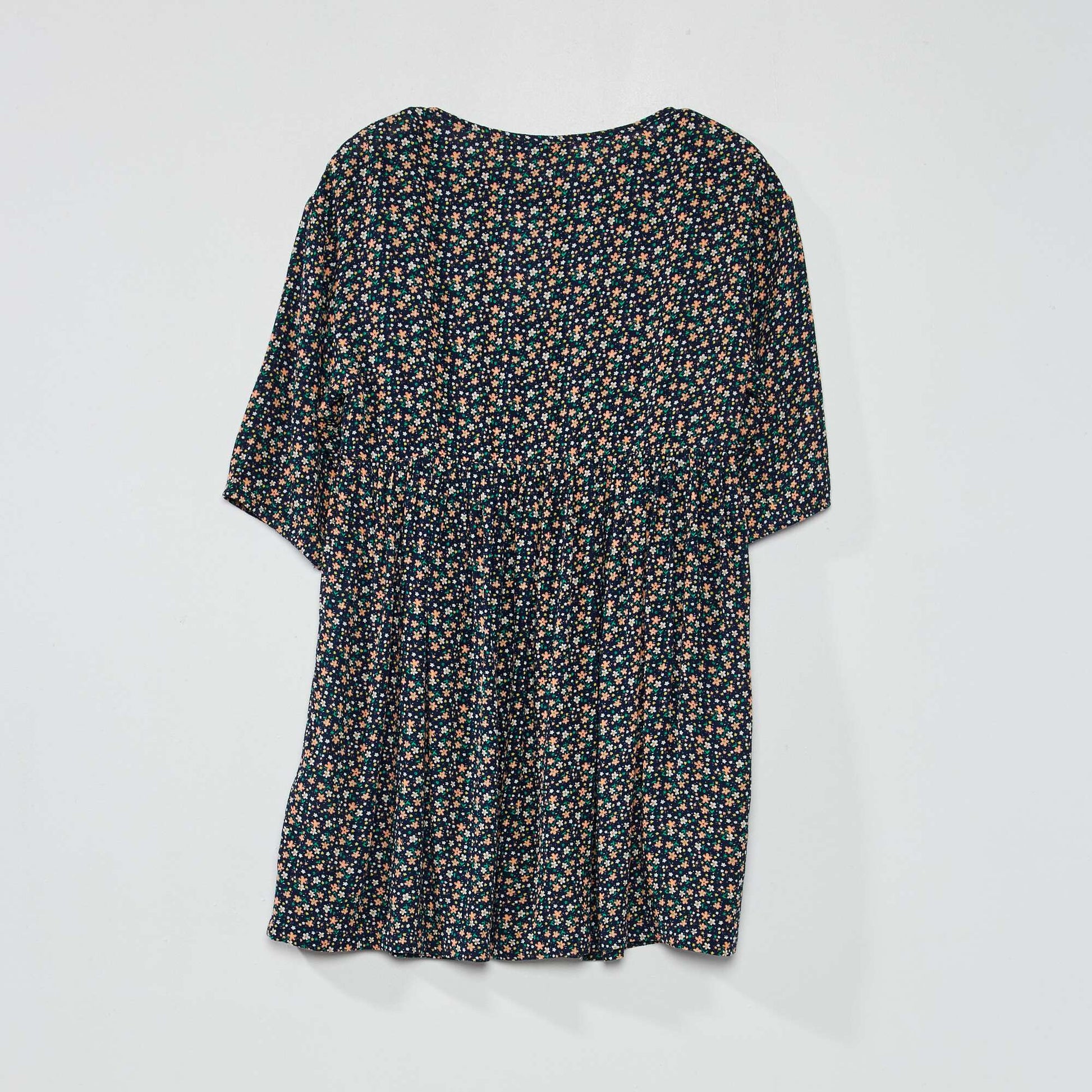 A light and floaty dress with floral prints BLUE