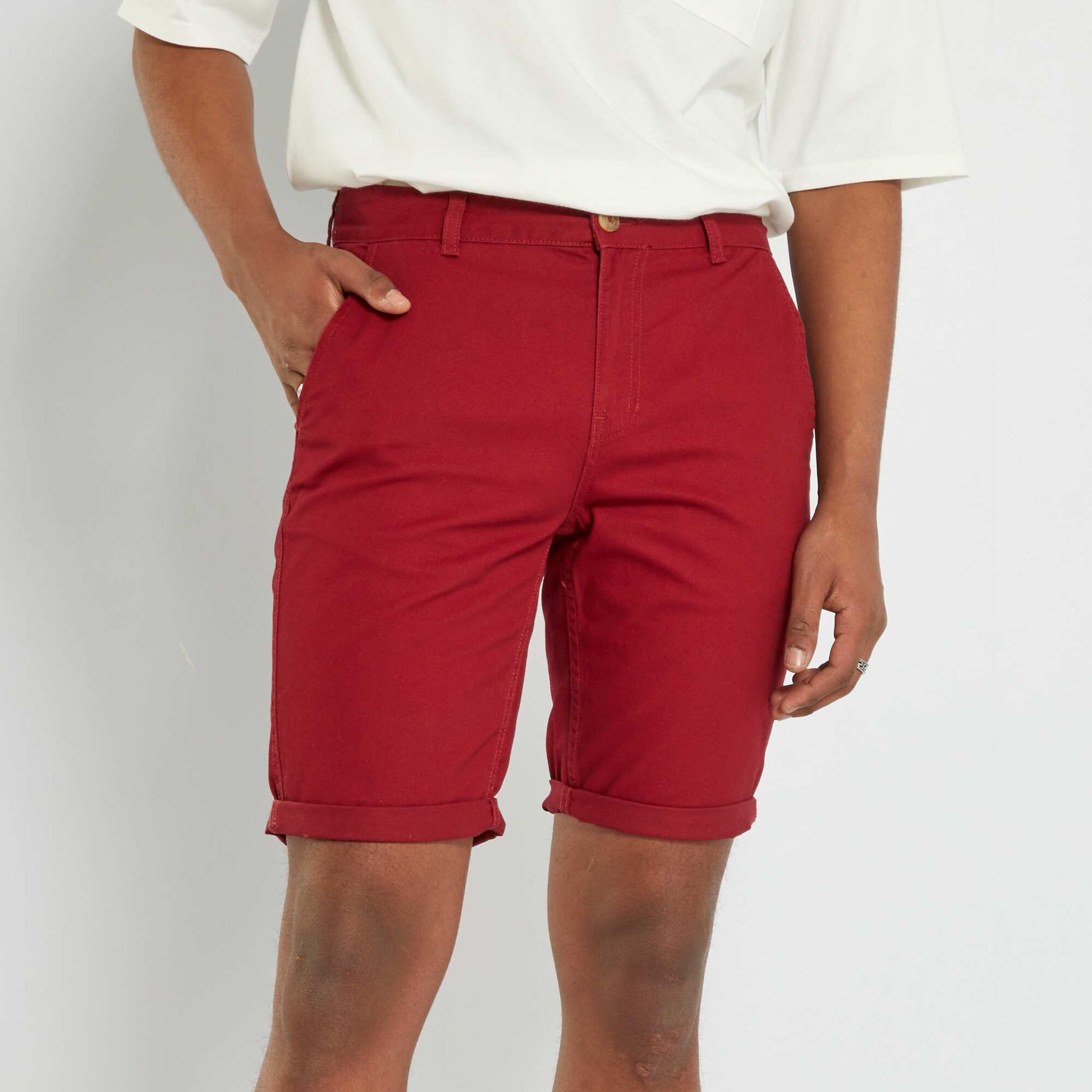 Straight-leg chino Bermuda shorts RED