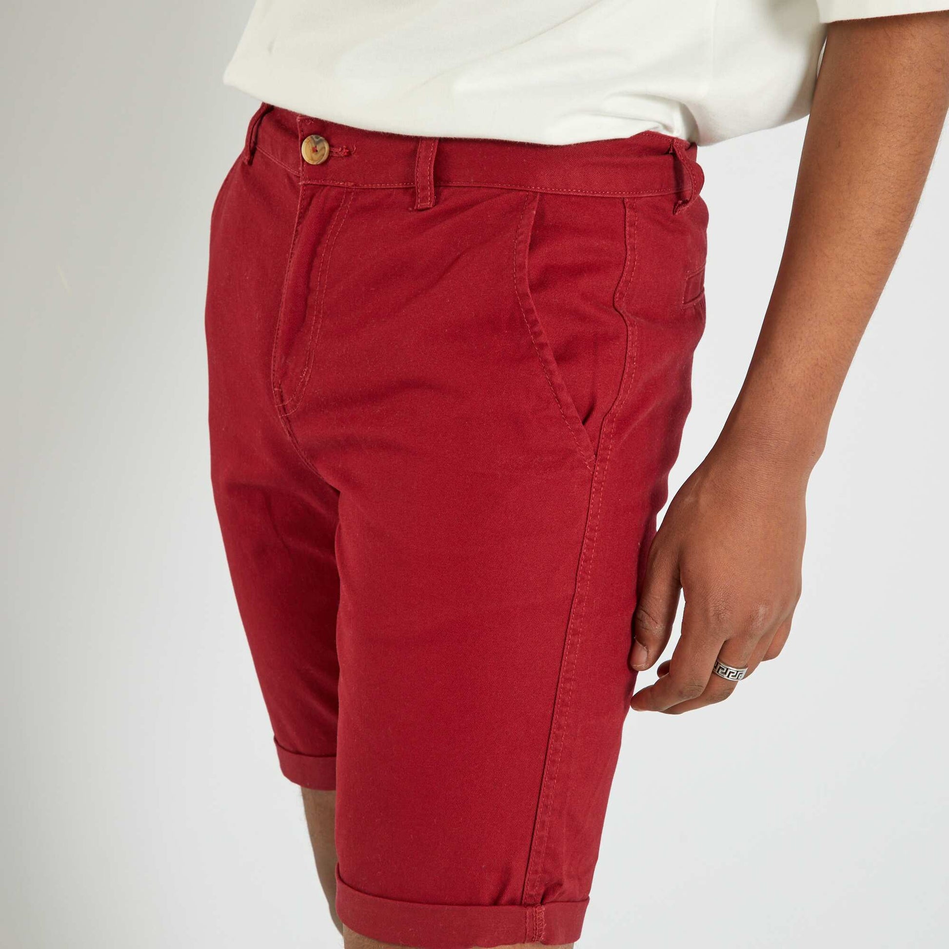 Straight-leg chino Bermuda shorts RED