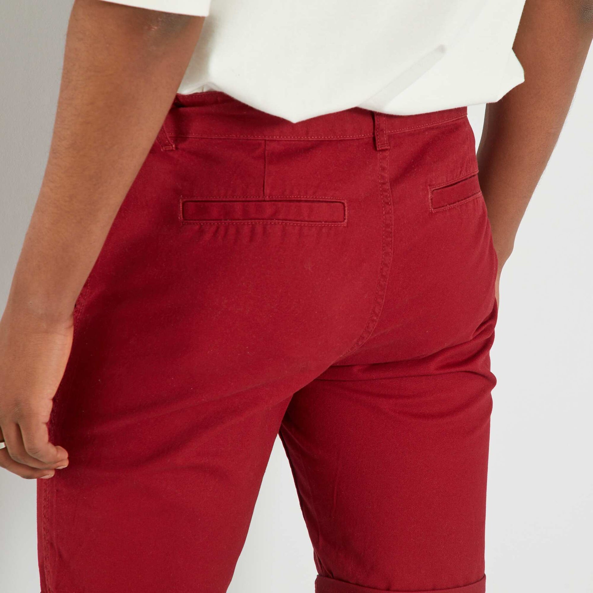 Straight-leg chino Bermuda shorts RED