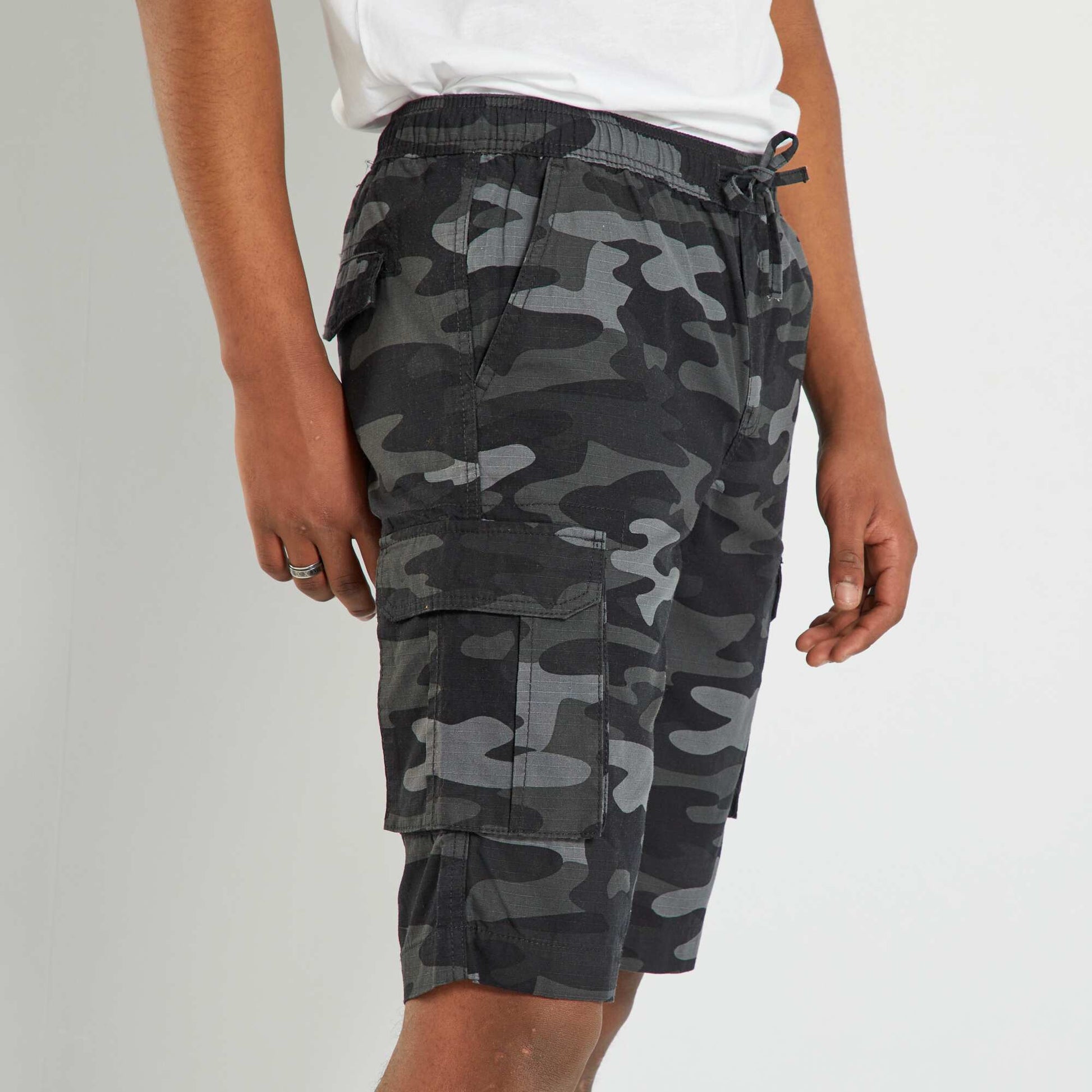 Bermuda shorts with cargo pockets GREY