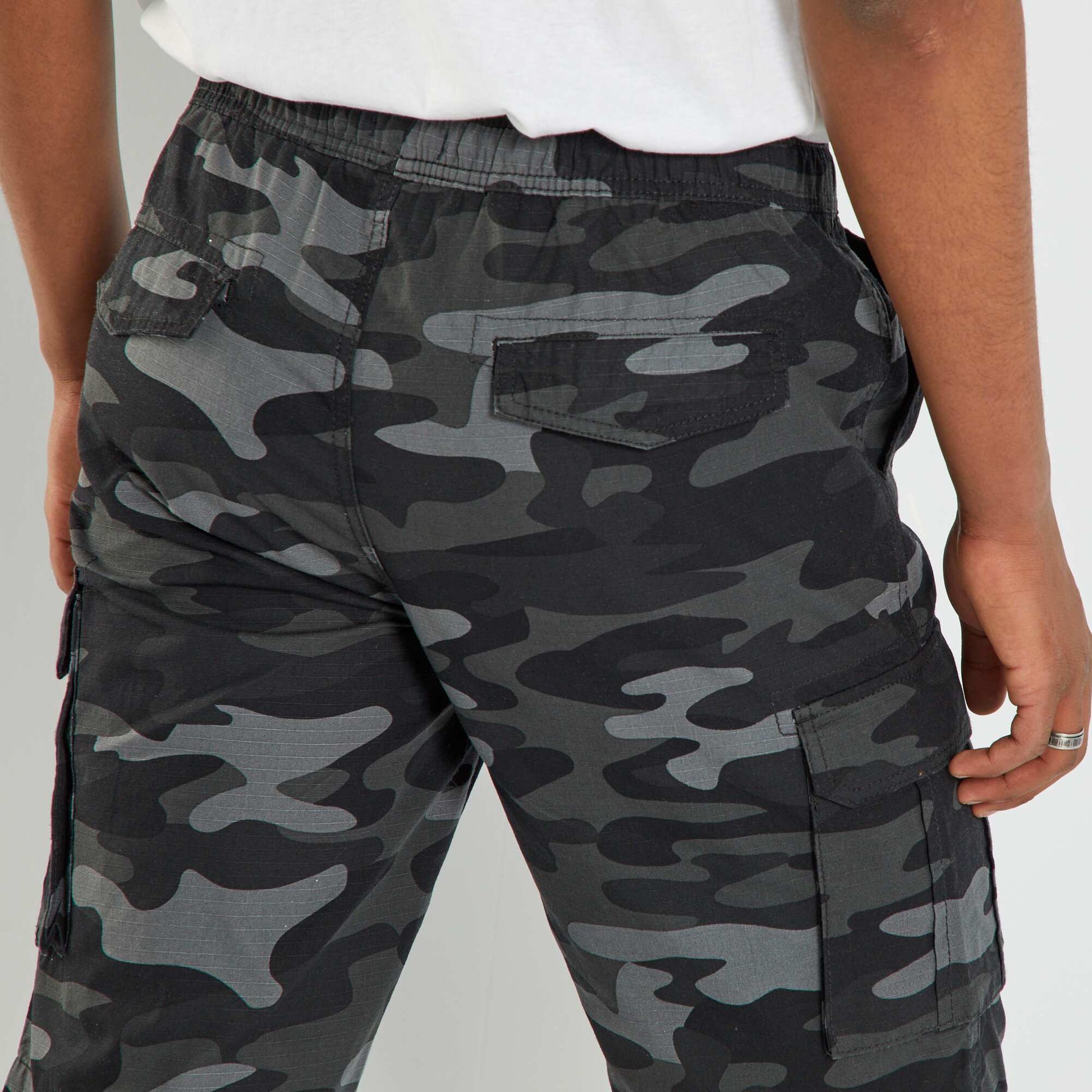 Bermuda shorts with cargo pockets GREY
