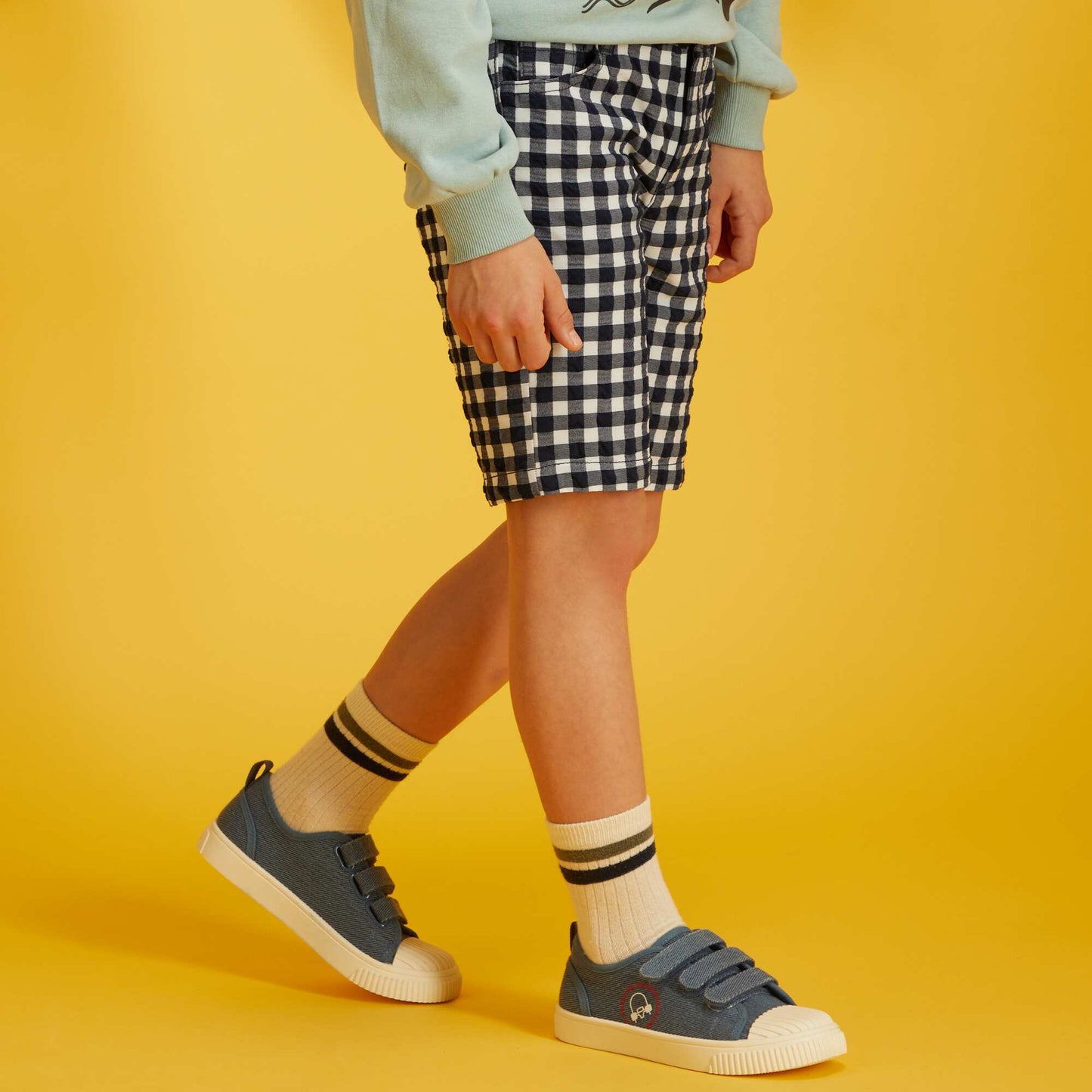 Crinkle knit gingham print Bermuda shorts BLUE