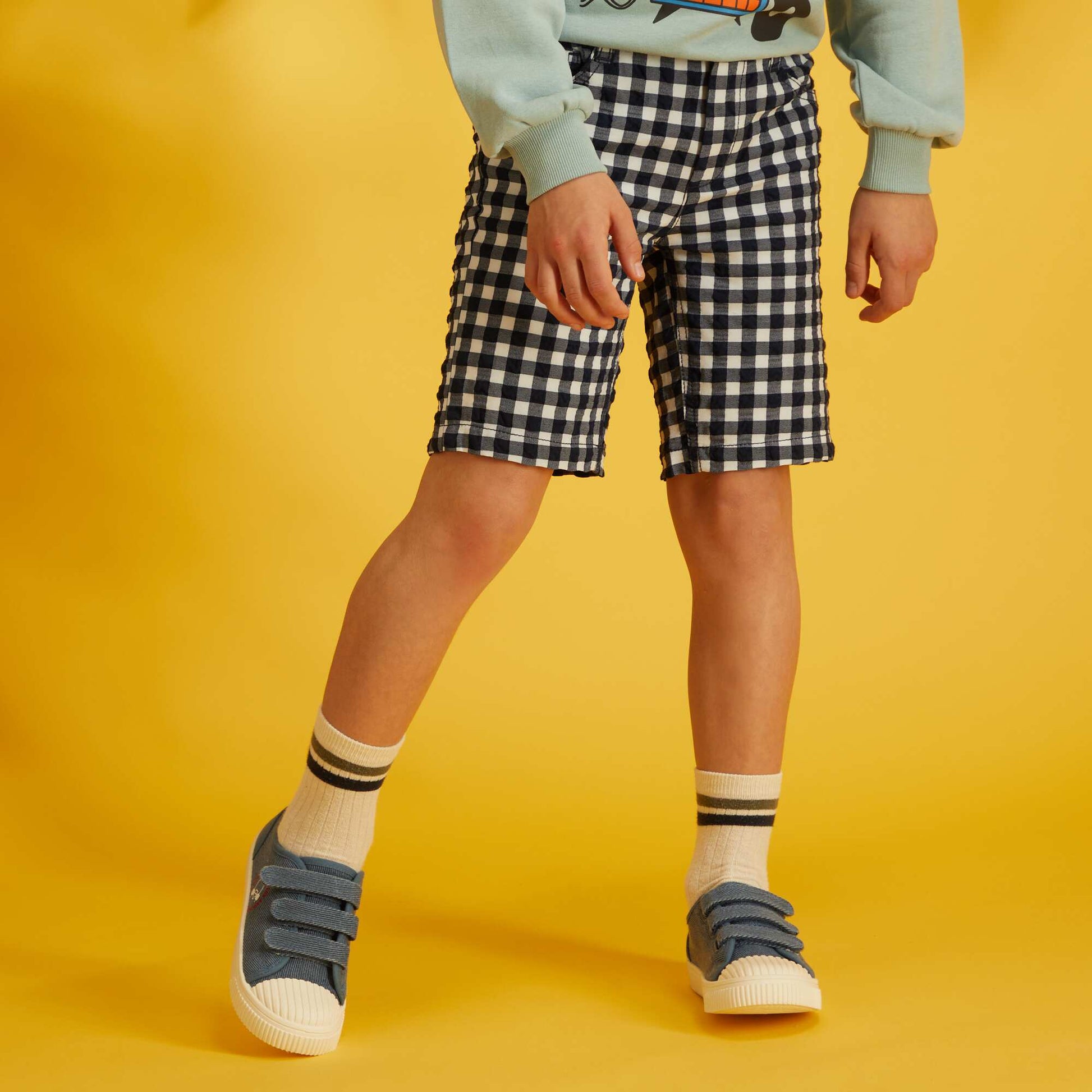 Crinkle knit gingham print Bermuda shorts BLUE