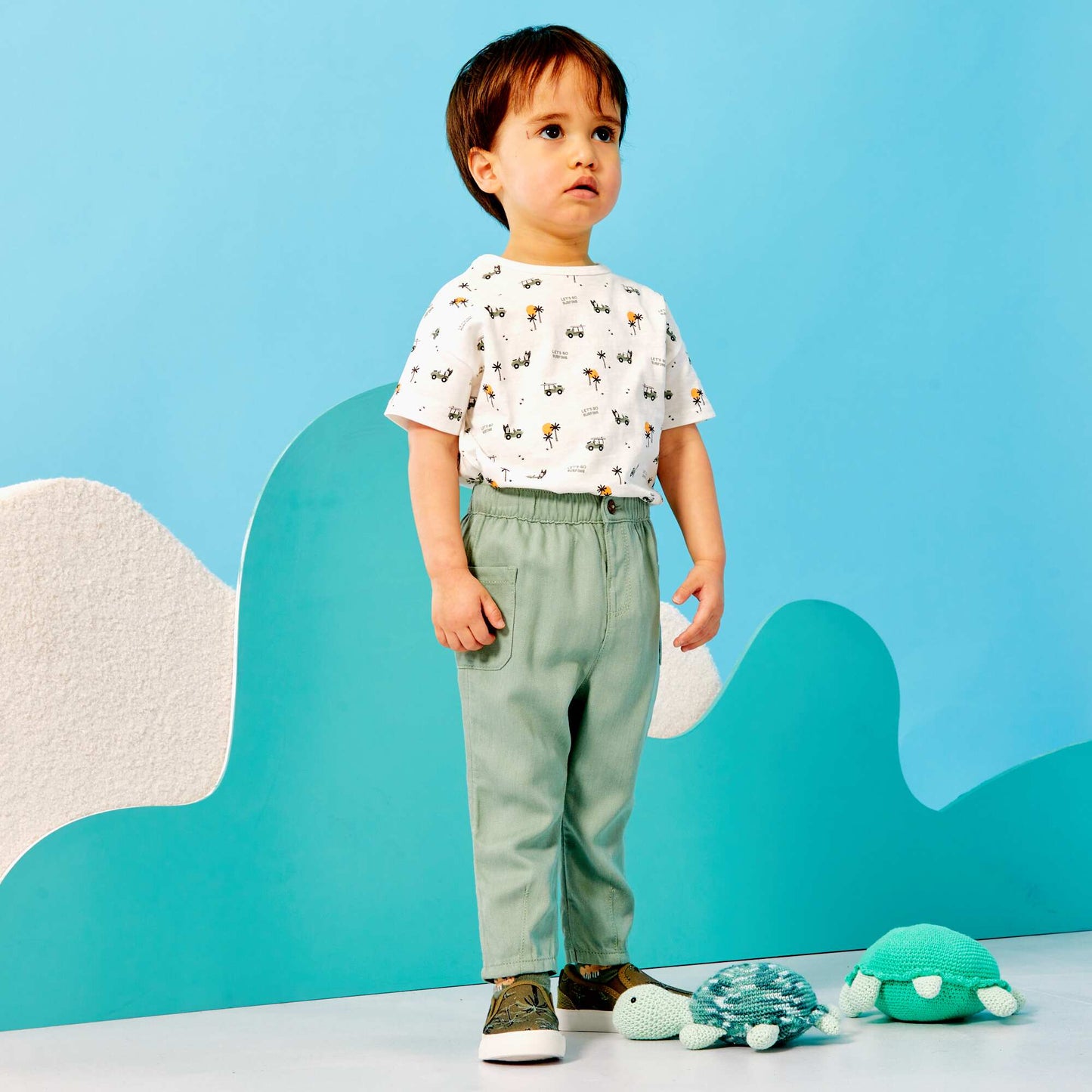 Trousers with large patch pockets GREEN