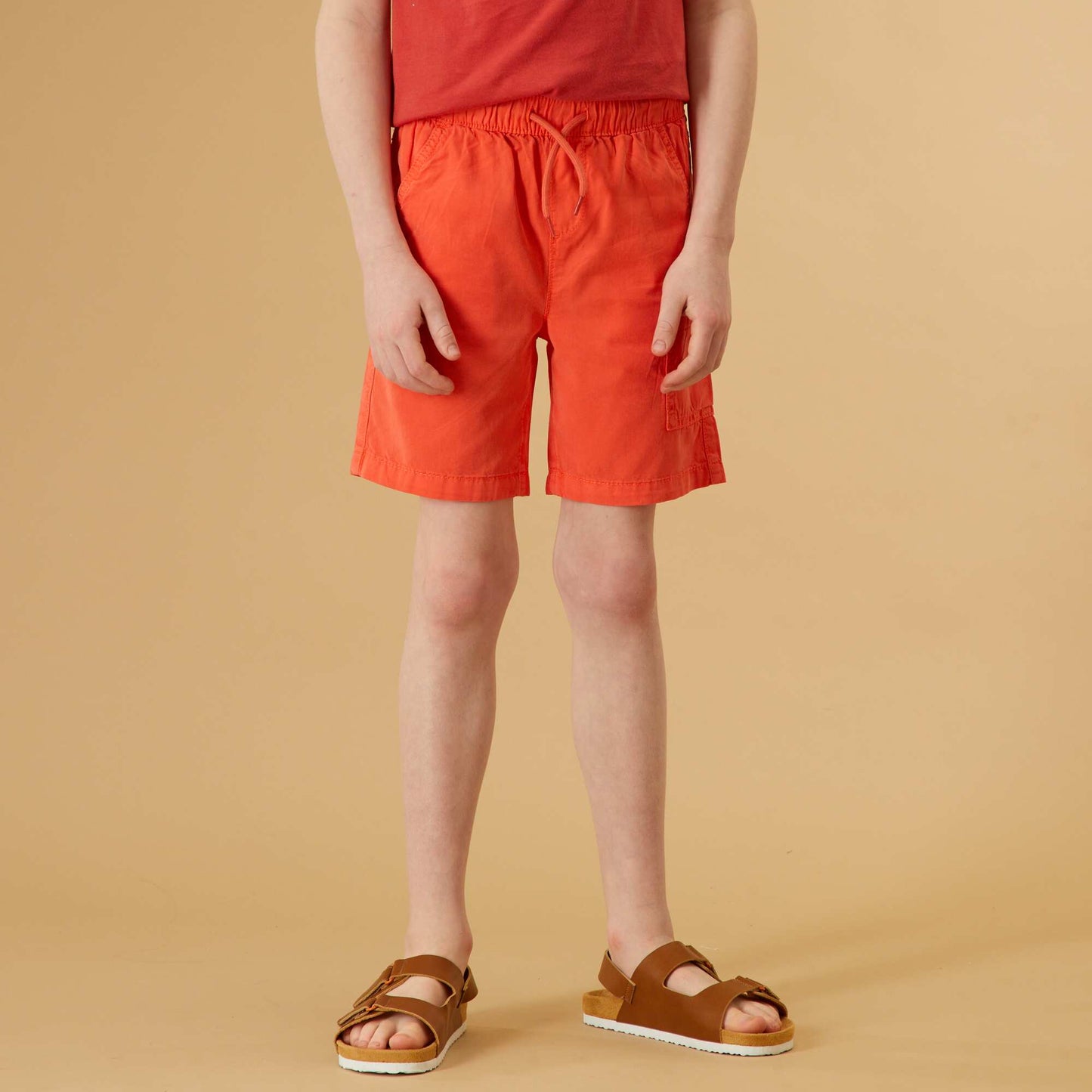 Plain Bermuda shorts with elasticated waist RED