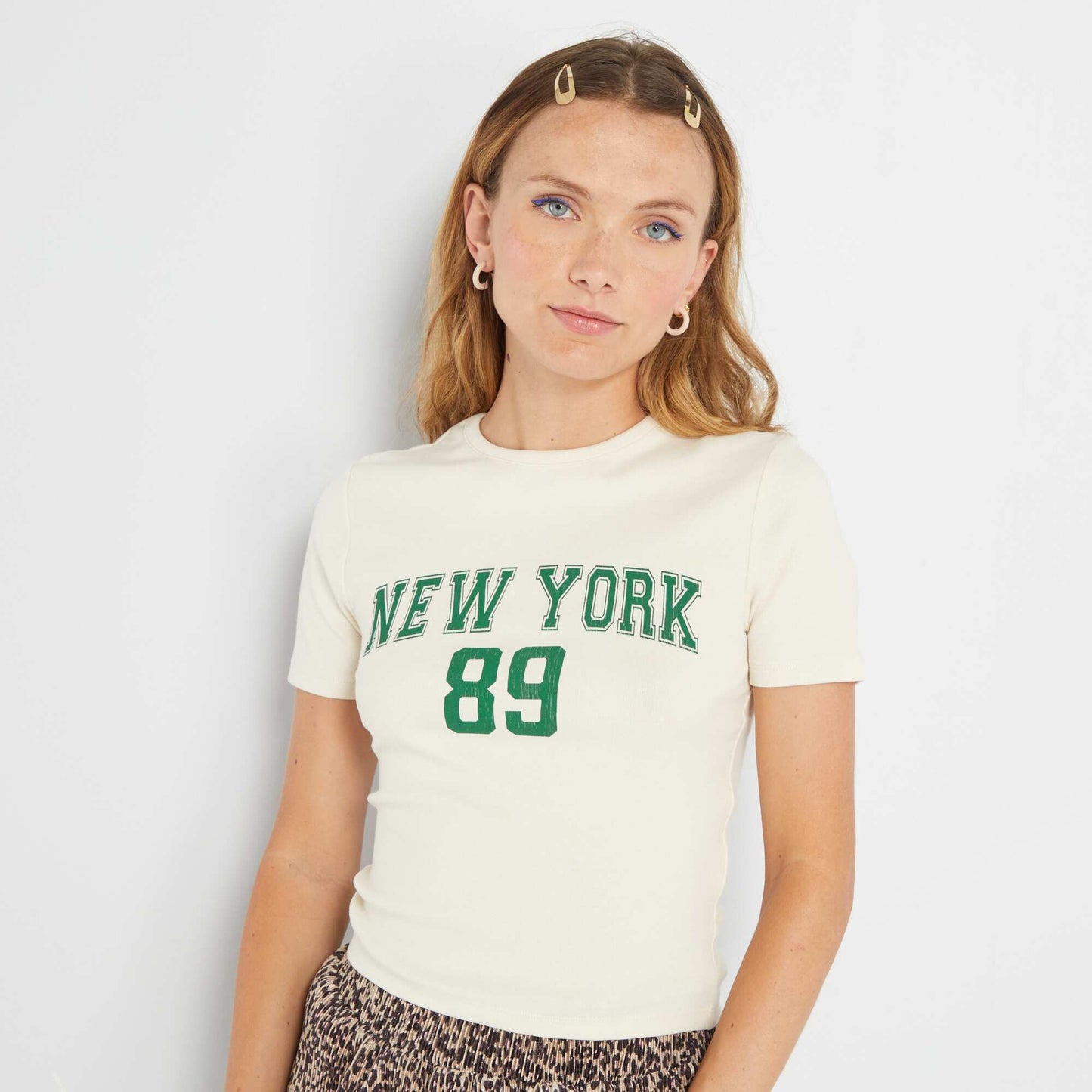 Cropped T-shirt with varsity-style print WHITE