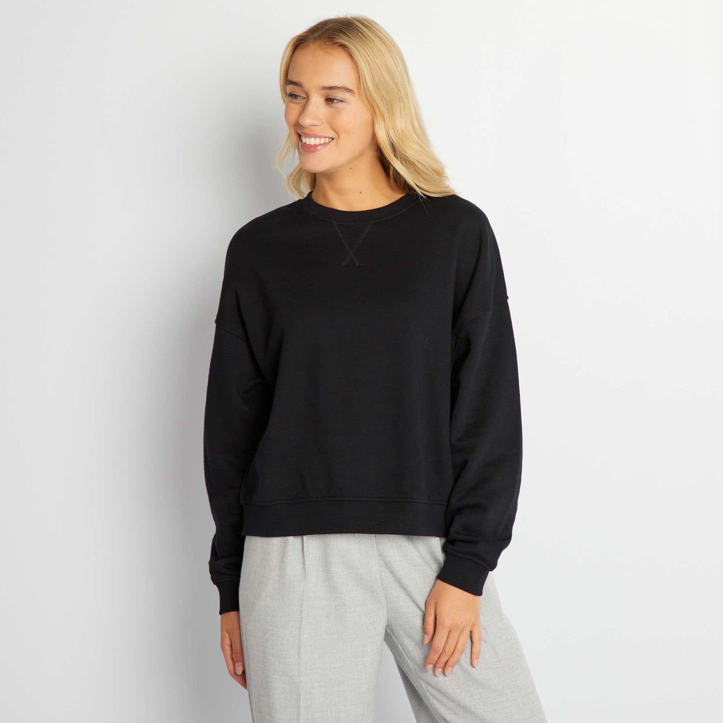 Plain sweatshirt fabric sweater black
