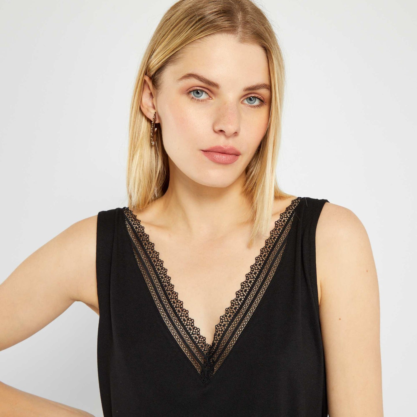 Stretch vest top with lace Black