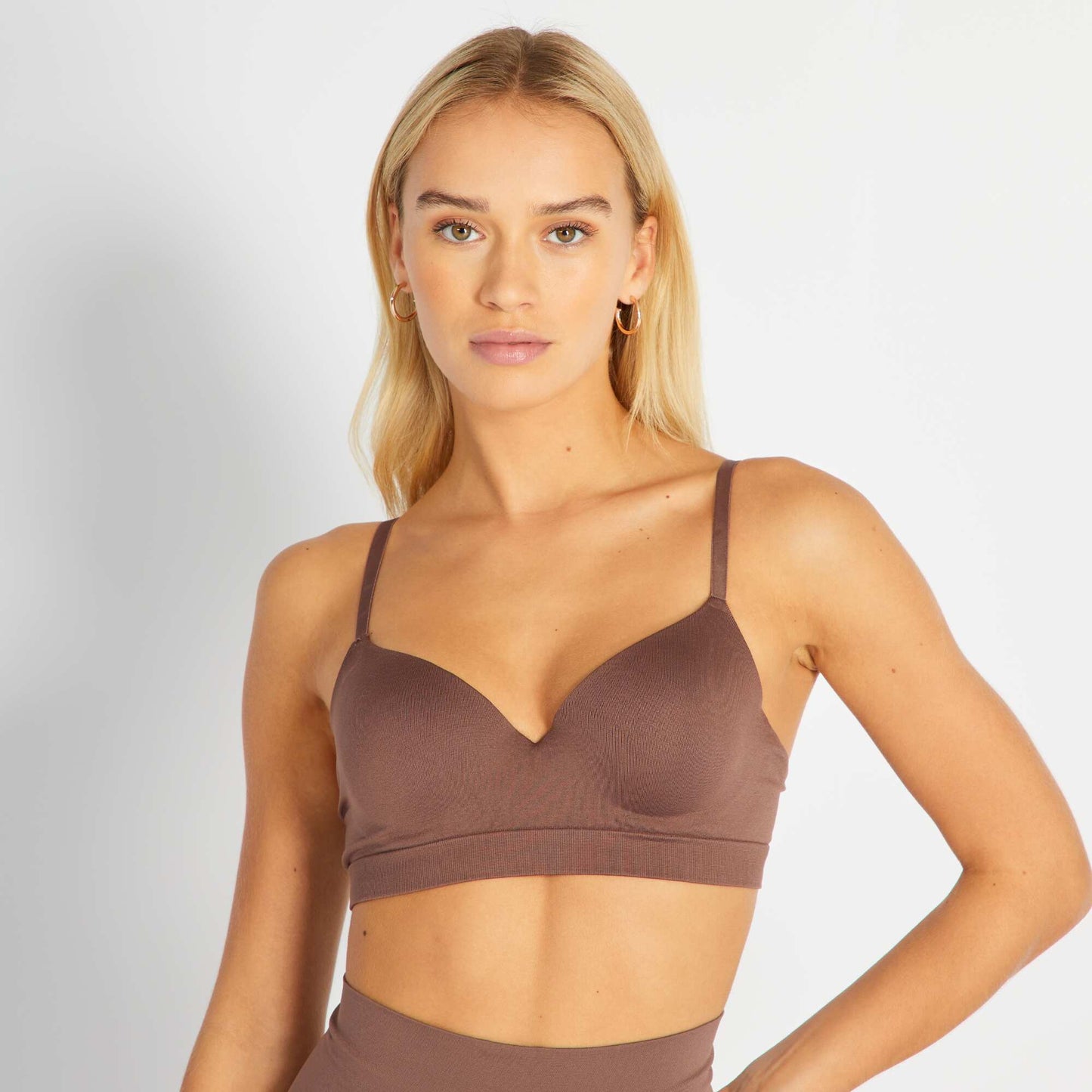 Demi-cup bra brown