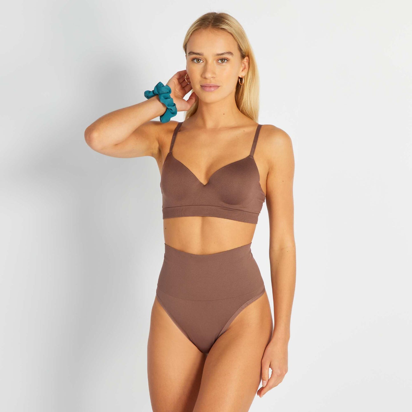 Demi-cup bra brown