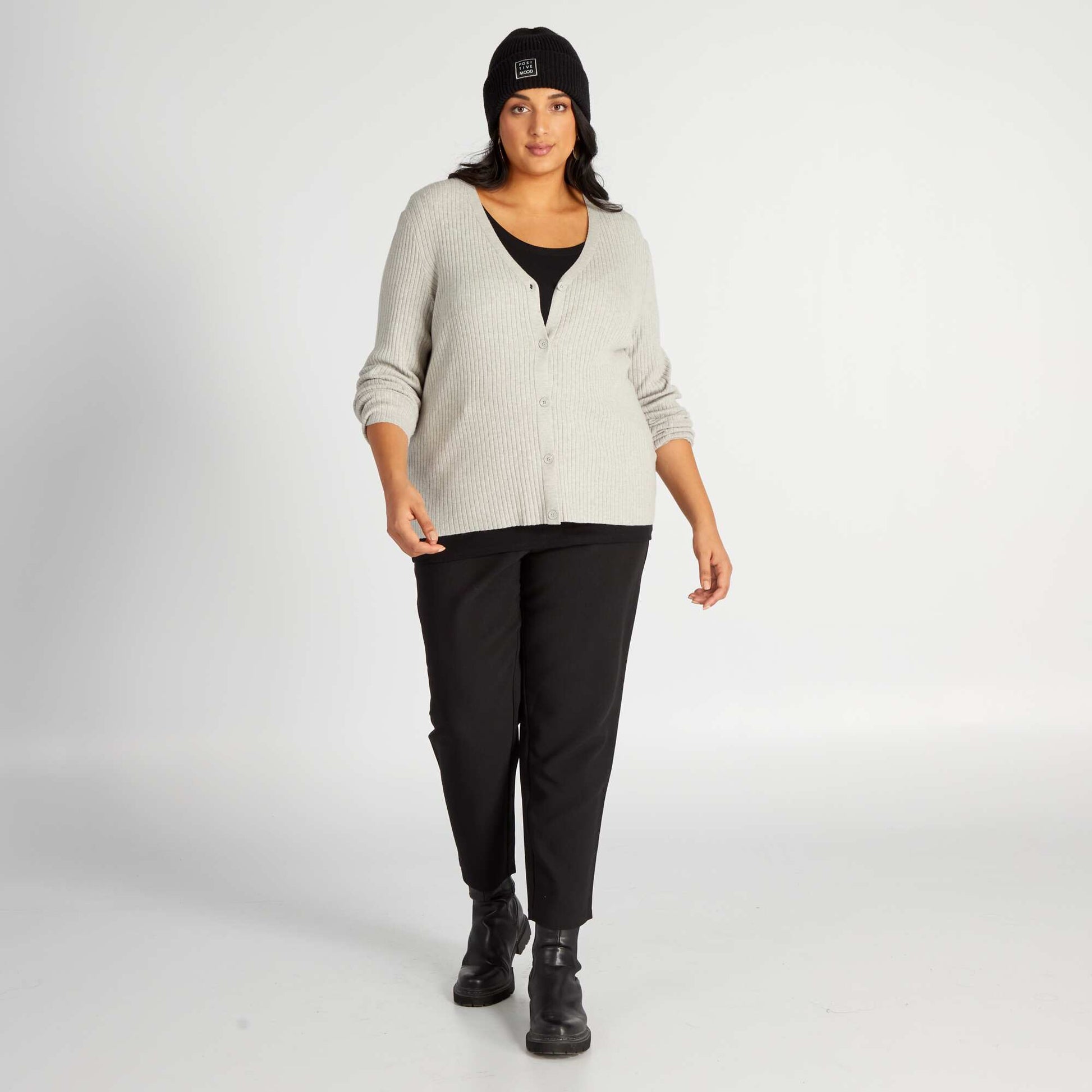 Flowing ribbed T-shirt with wide neckline black