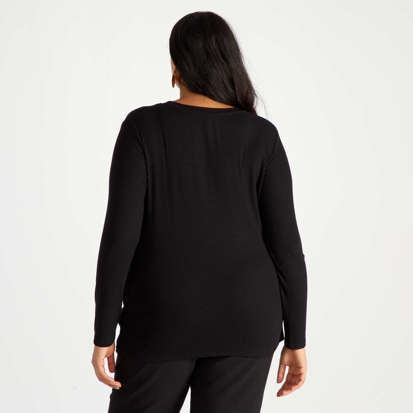 Flowing ribbed T-shirt with wide neckline black