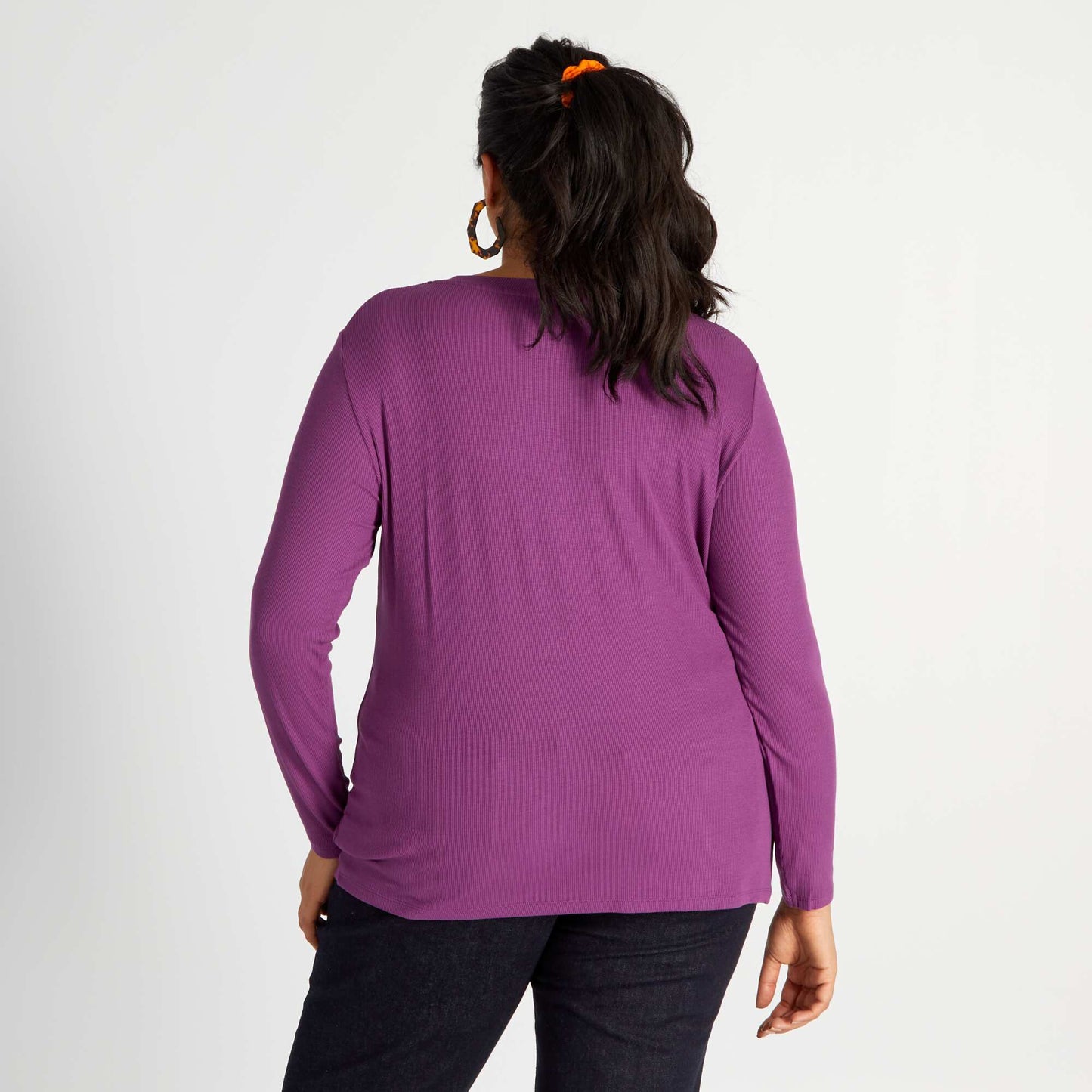 Flowing ribbed T-shirt with wide neckline prune